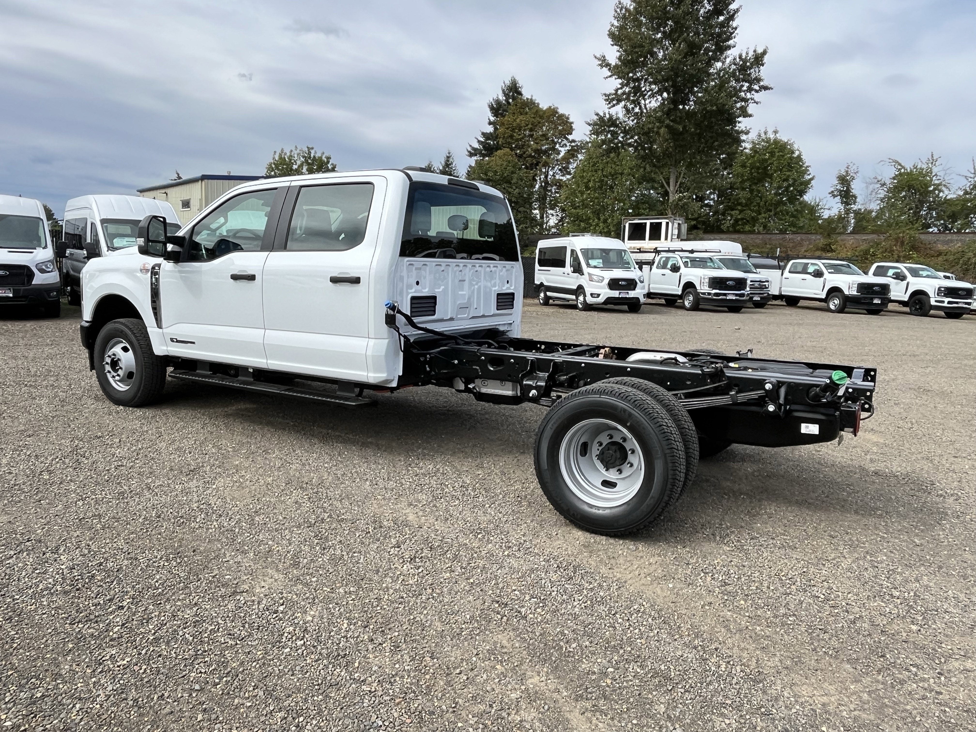 2026 Ford Super Duty F-350 DRW XL 4WD Crew Cab 179 WB 60 CA