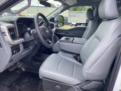 2025 Ford Super Duty F-350 DRW XL 4WD Crew Cab 179 WB 60 CA