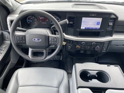 2025 Ford Super Duty F-350 DRW XL 4WD Crew Cab 179 WB 60 CA