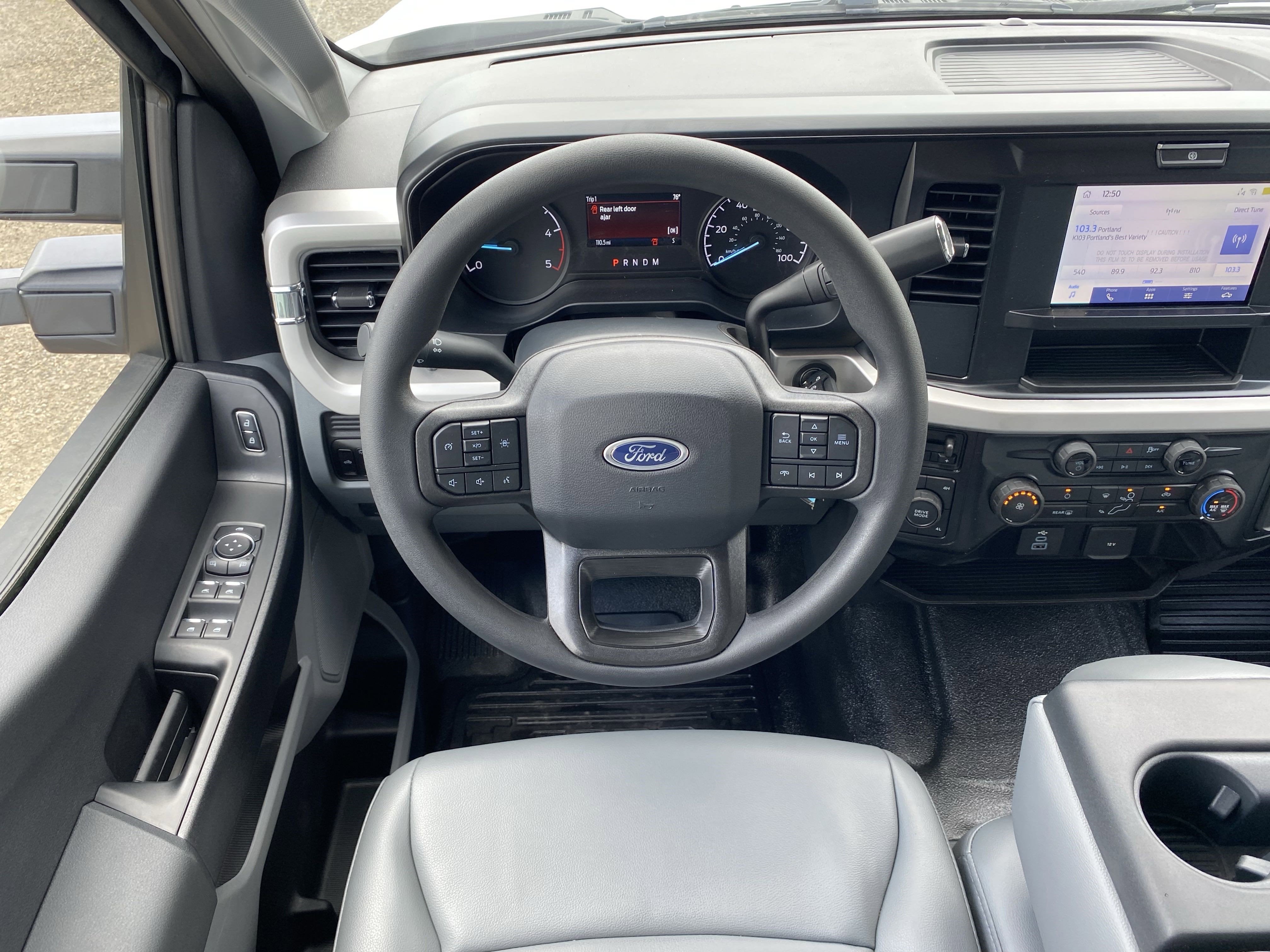 2025 Ford Super Duty F-350 DRW XL 4WD Crew Cab 179 WB 60 CA