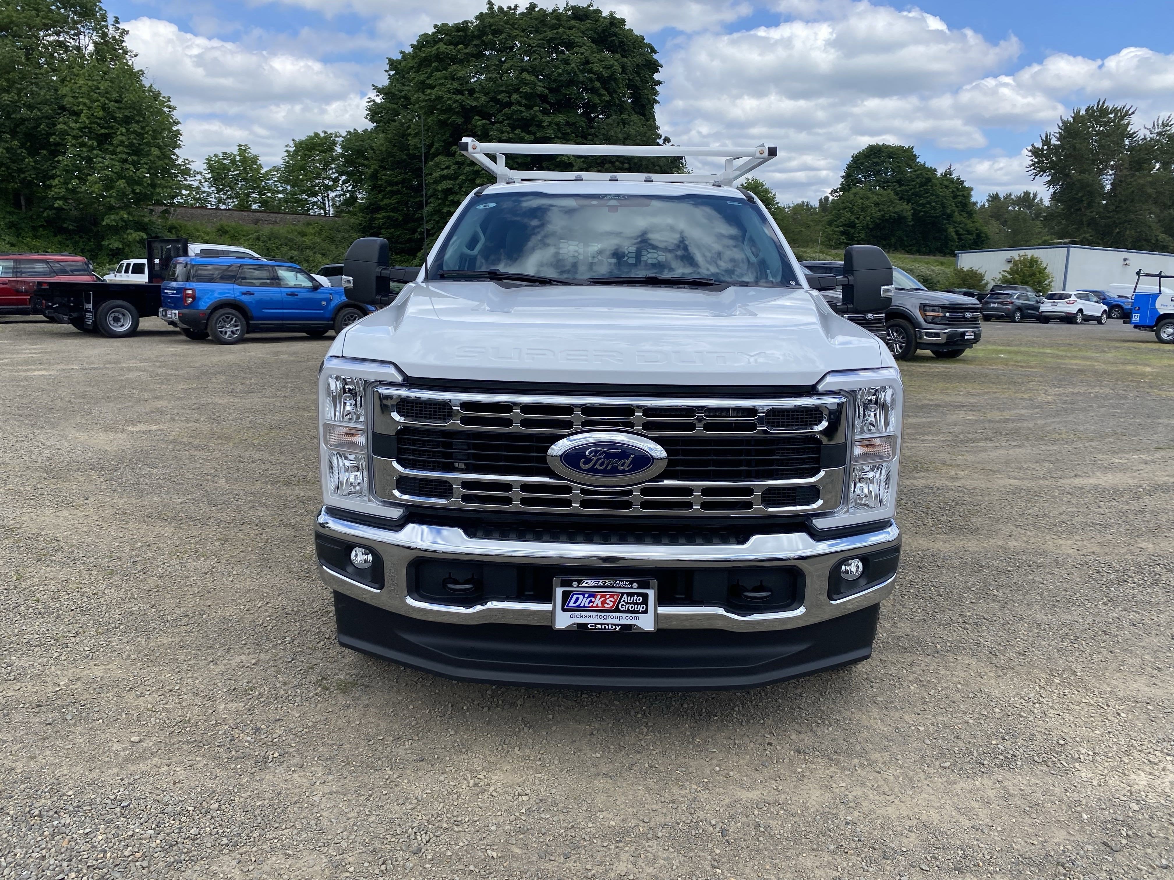 2025 Ford Super Duty F-350 DRW XL 4WD Crew Cab 179 WB 60 CA