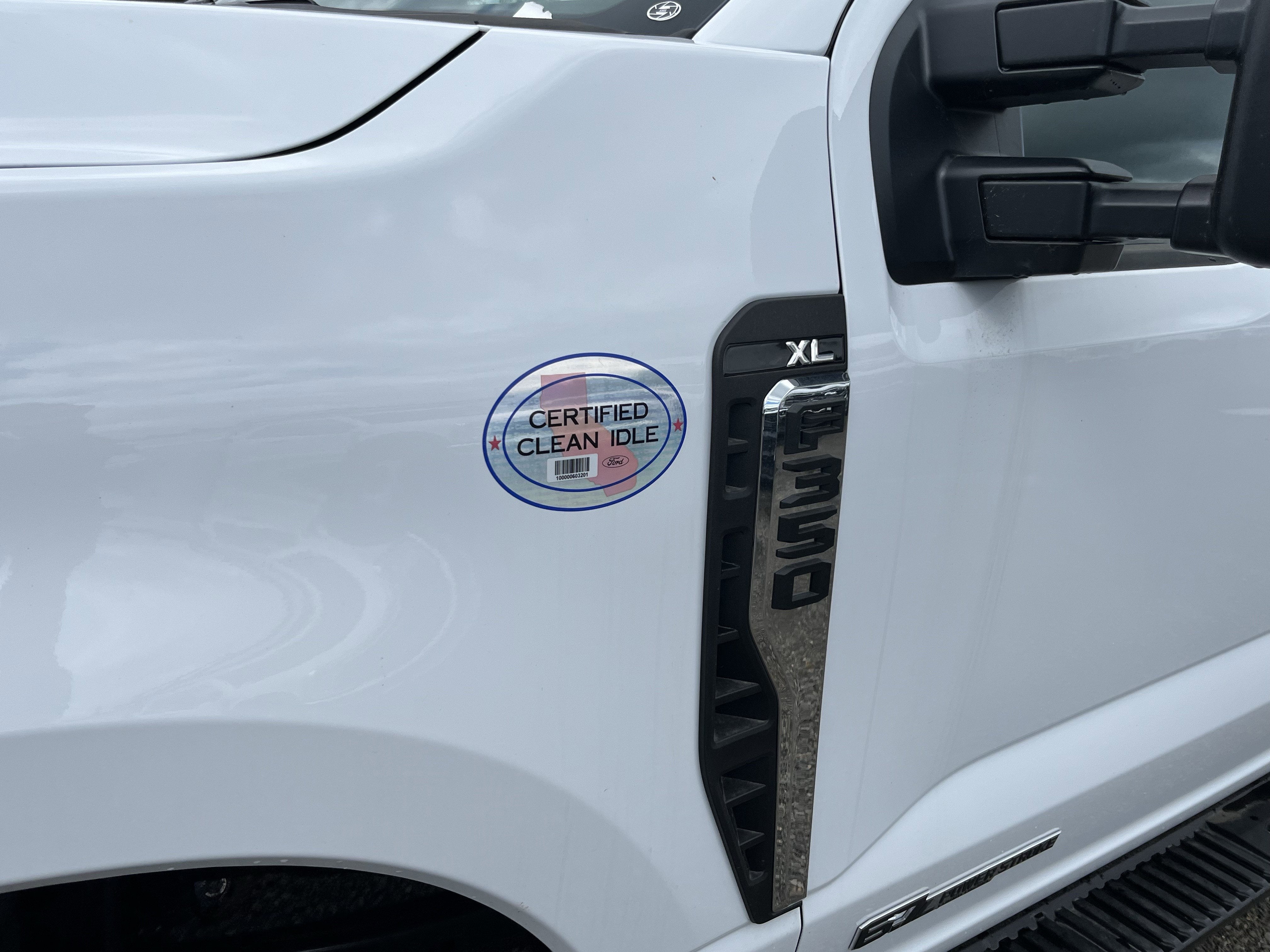 2026 Ford Super Duty F-350 DRW XL 4WD Crew Cab 179 WB 60 CA