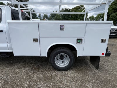 2026 Ford Super Duty F-350 DRW XL 4WD Crew Cab 179 WB 60 CA