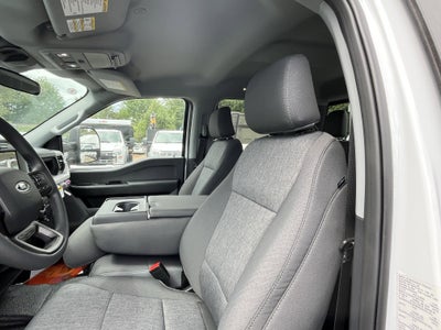 2026 Ford Super Duty F-350 DRW XL 4WD Crew Cab 179 WB 60 CA