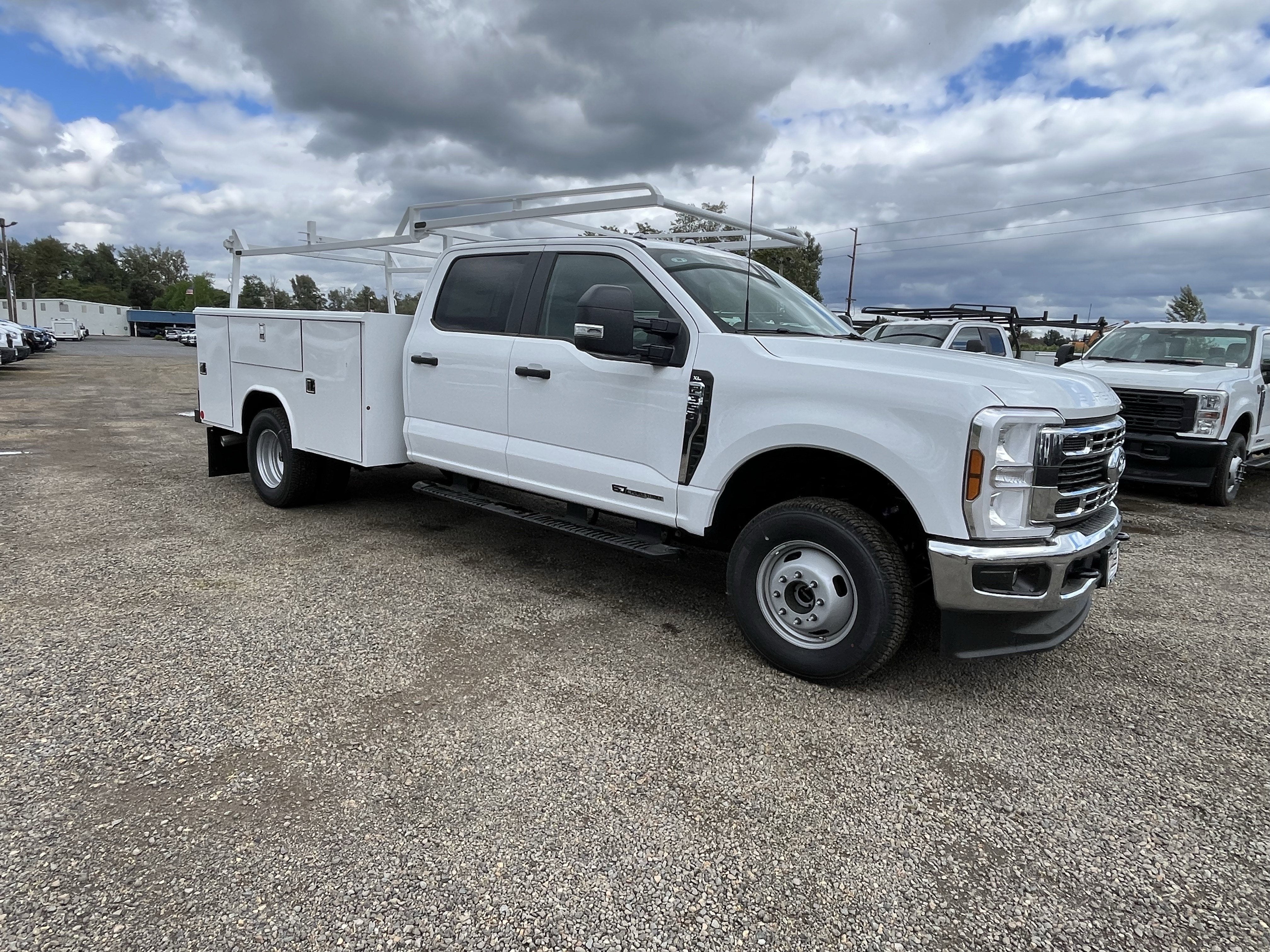 2026 Ford Super Duty F-350 DRW XL 4WD Crew Cab 179 WB 60 CA