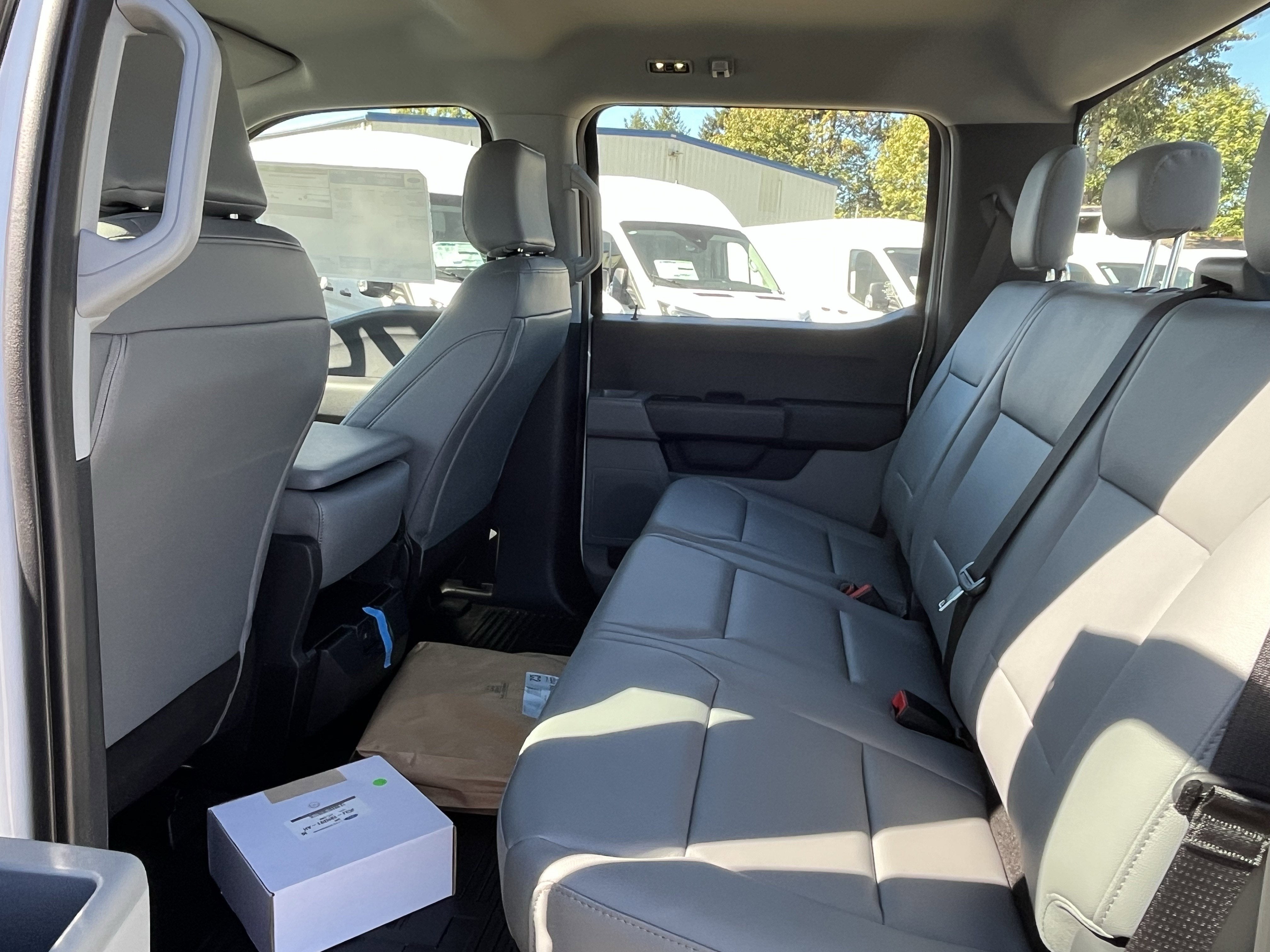 2026 Ford Super Duty F-350 DRW XL 4WD Crew Cab 179 WB 60 CA