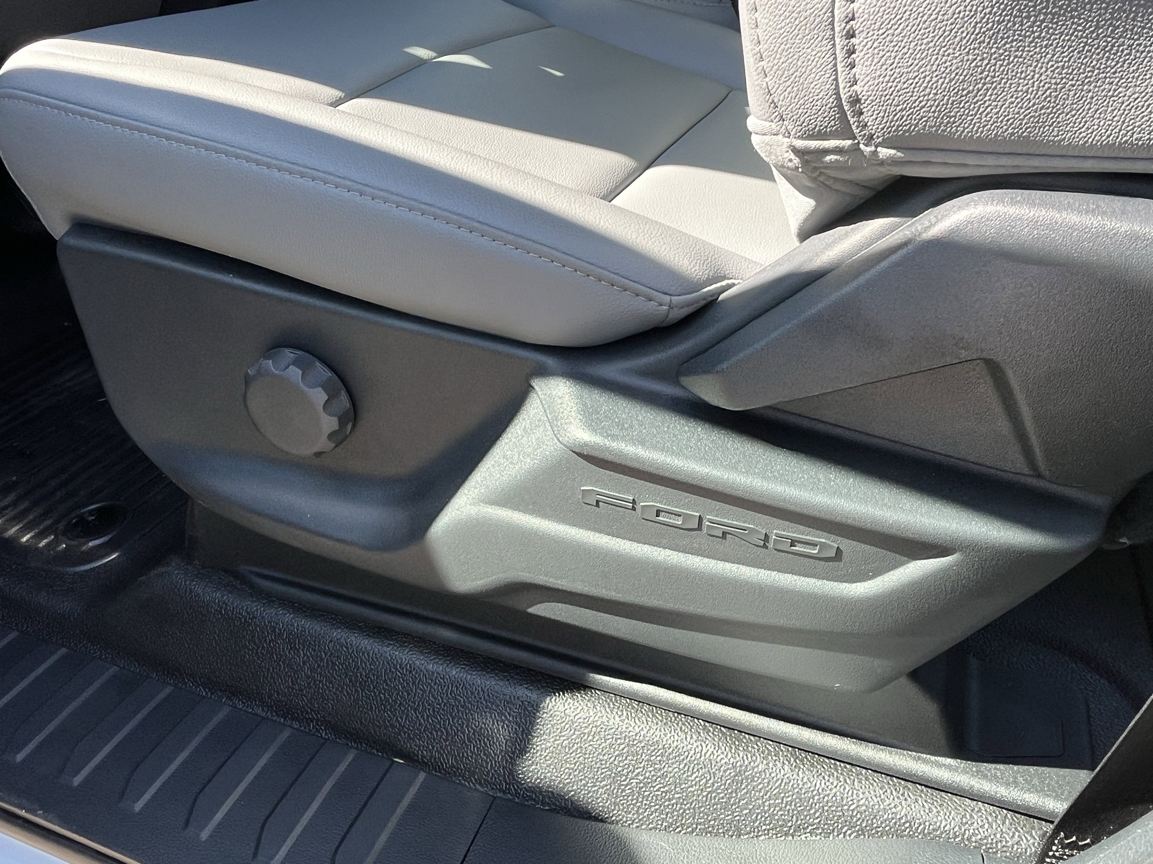 2026 Ford Super Duty F-350 DRW XL 4WD Crew Cab 179 WB 60 CA