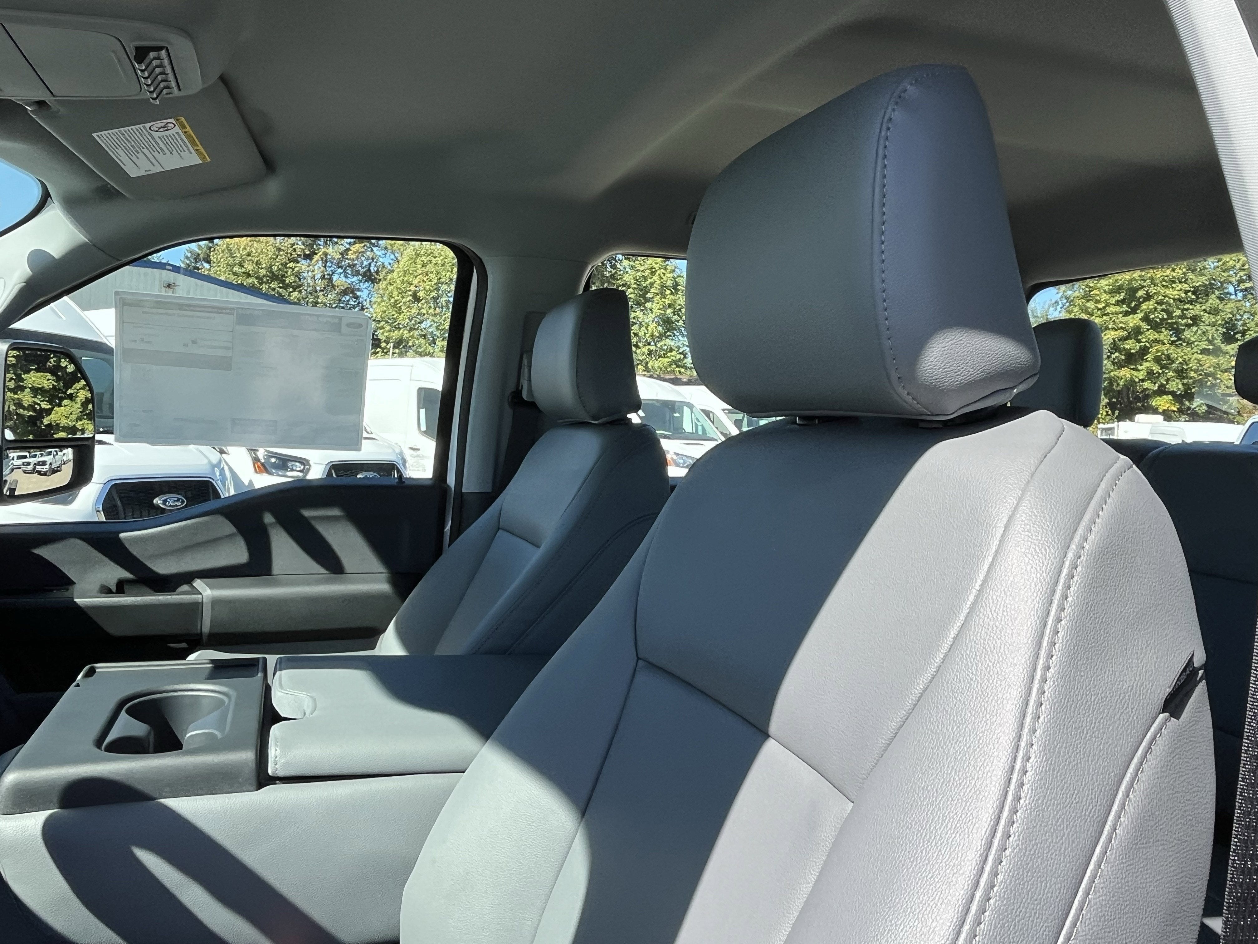 2026 Ford Super Duty F-350 DRW XL 4WD Crew Cab 179 WB 60 CA