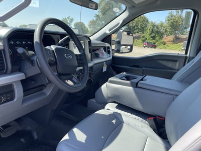 2026 Ford Super Duty F-350 DRW XL 4WD Crew Cab 179 WB 60 CA
