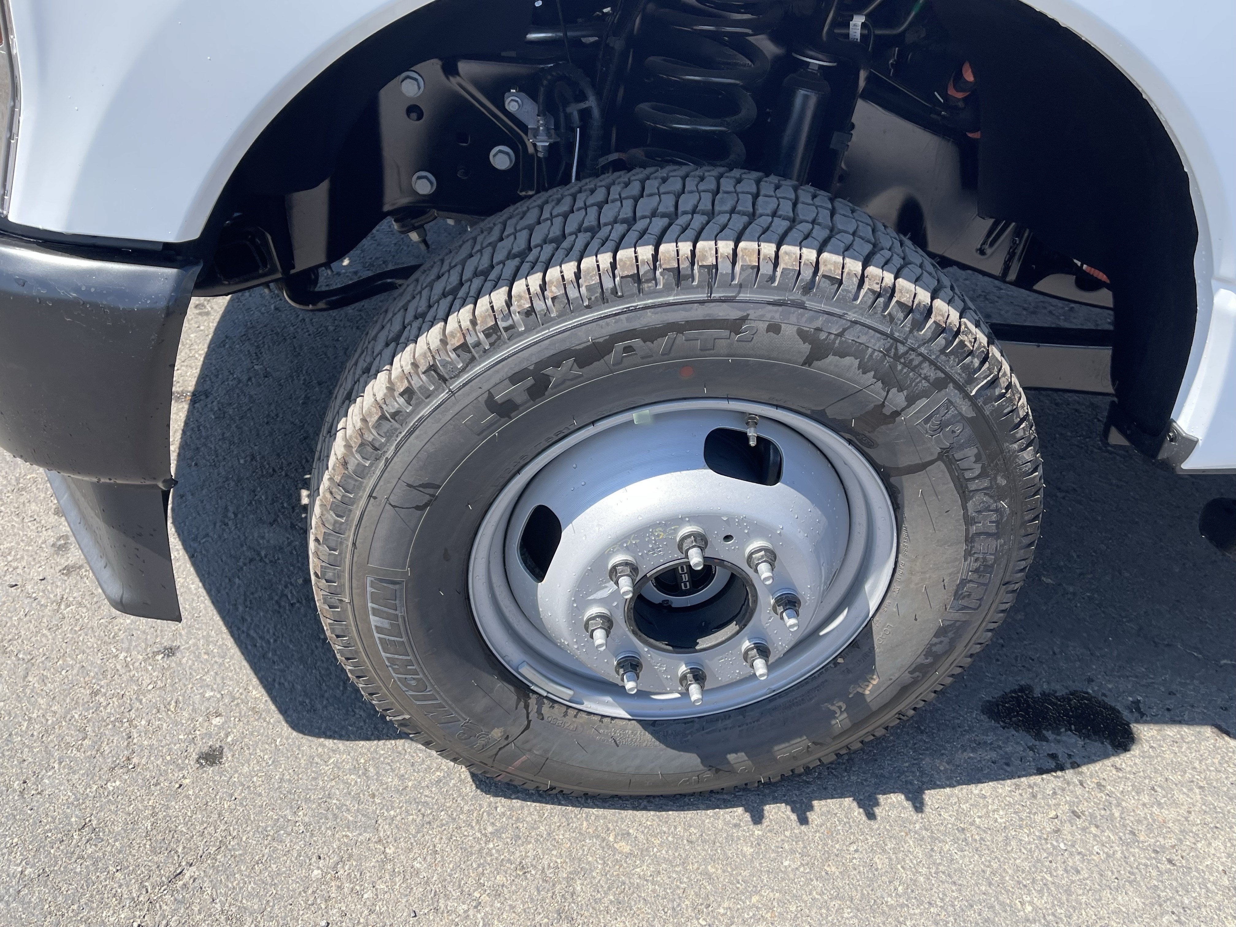 2026 Ford Super Duty F-350 DRW XL 4WD Crew Cab 179 WB 60 CA