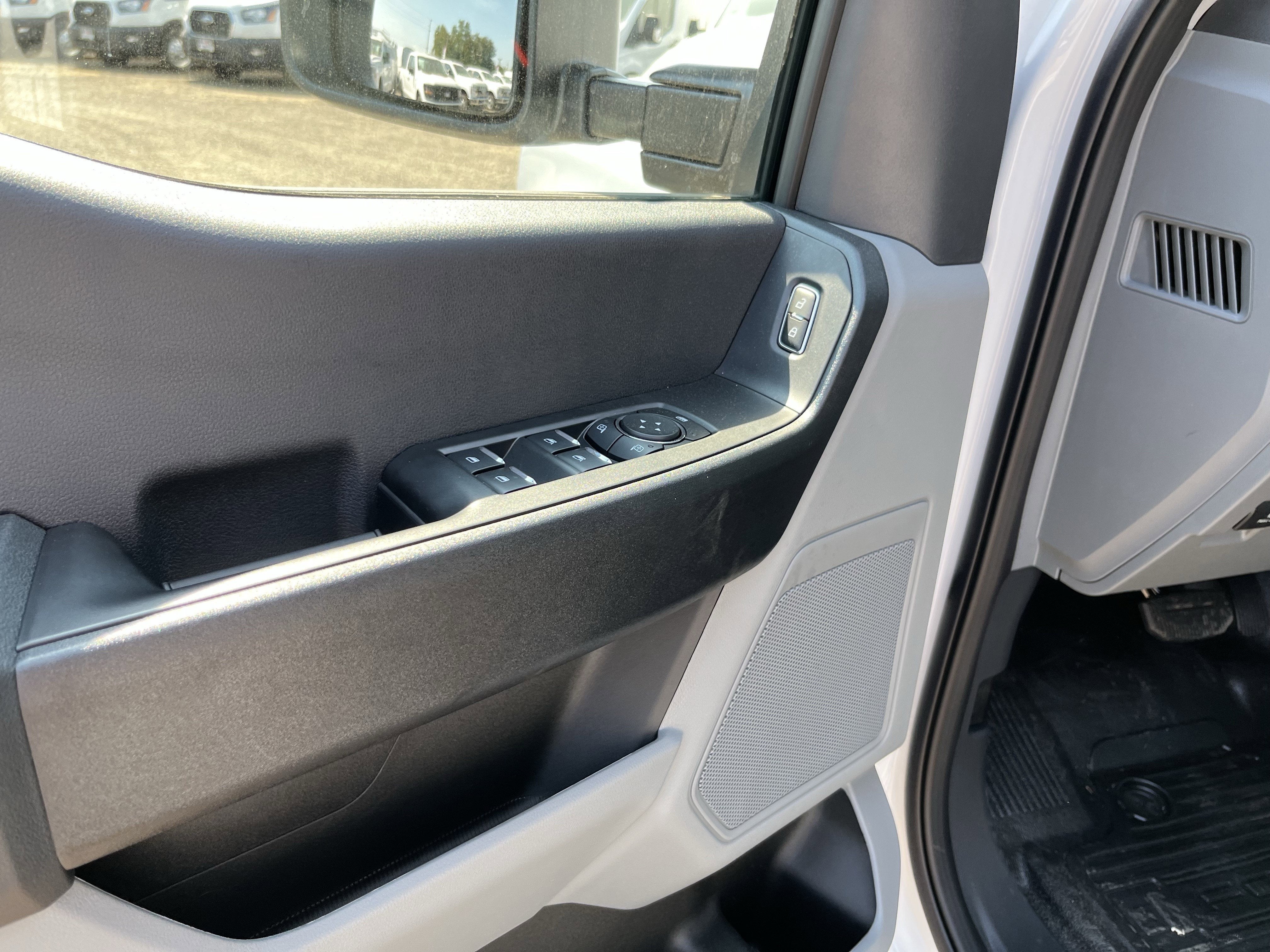 2025 Ford Super Duty F-350 DRW XL