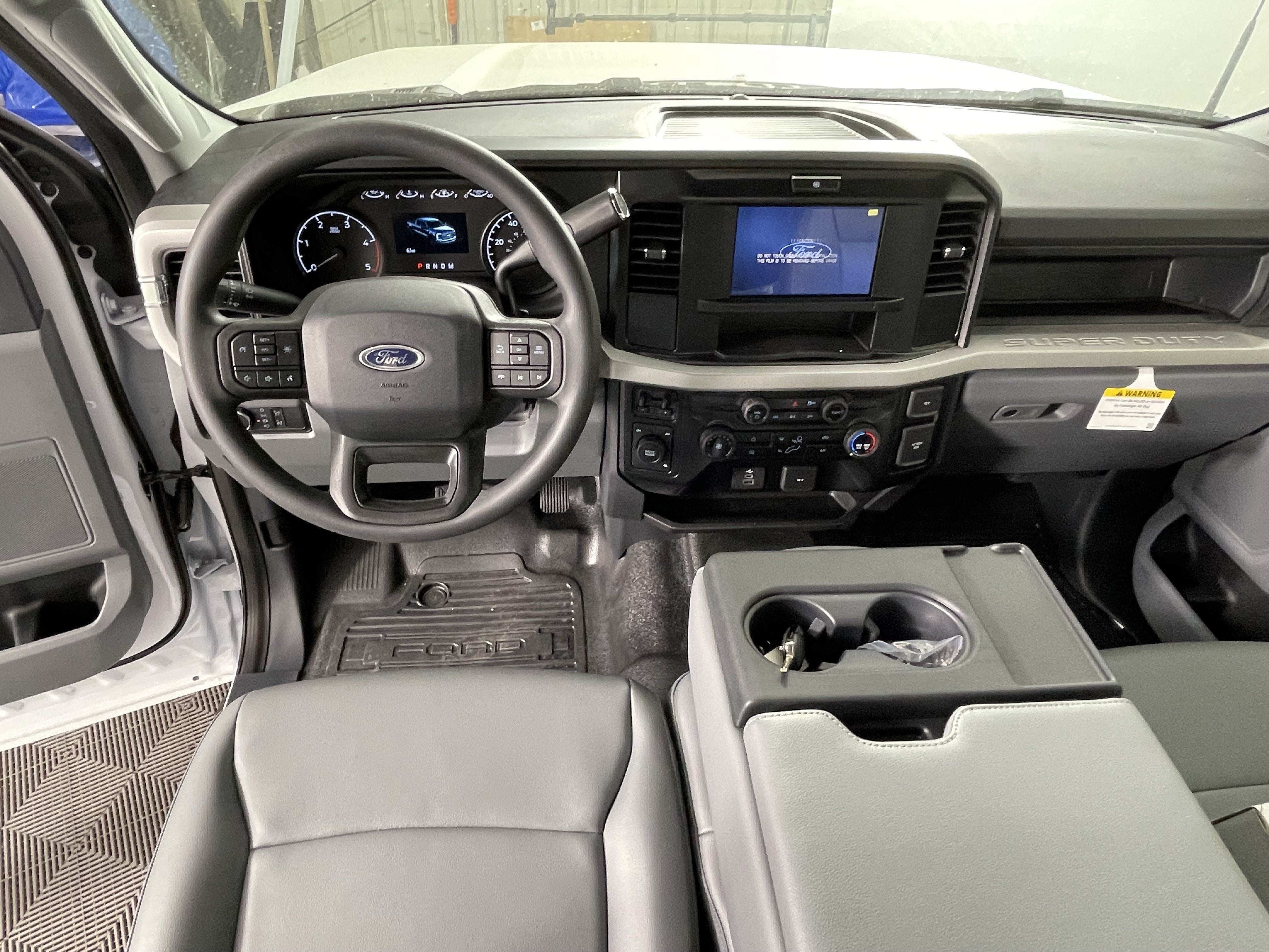 2026 Ford Super Duty F-350 DRW XL 4WD Crew Cab 179 WB 60 CA