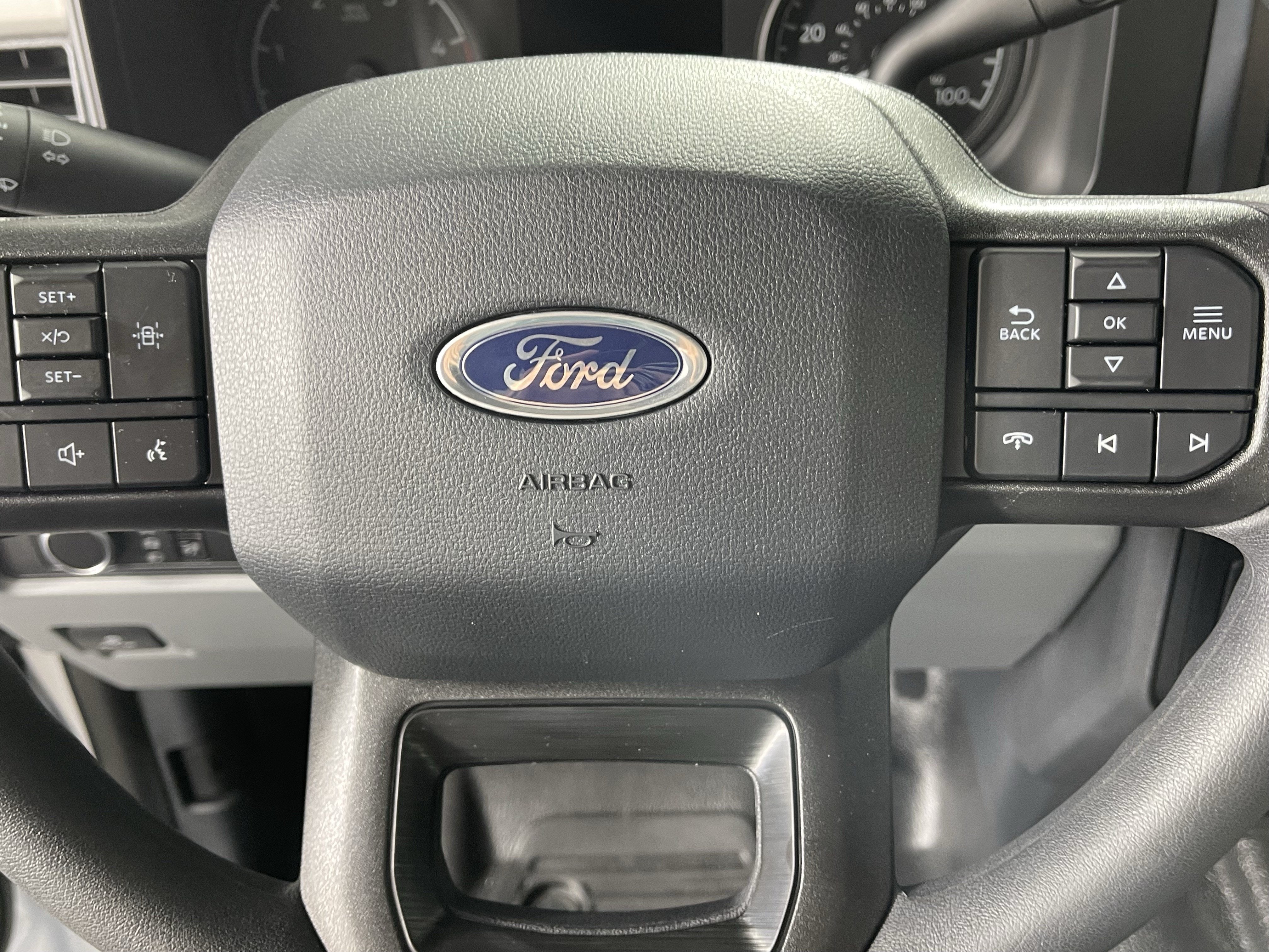 2026 Ford Super Duty F-350 DRW XL 4WD Crew Cab 179 WB 60 CA