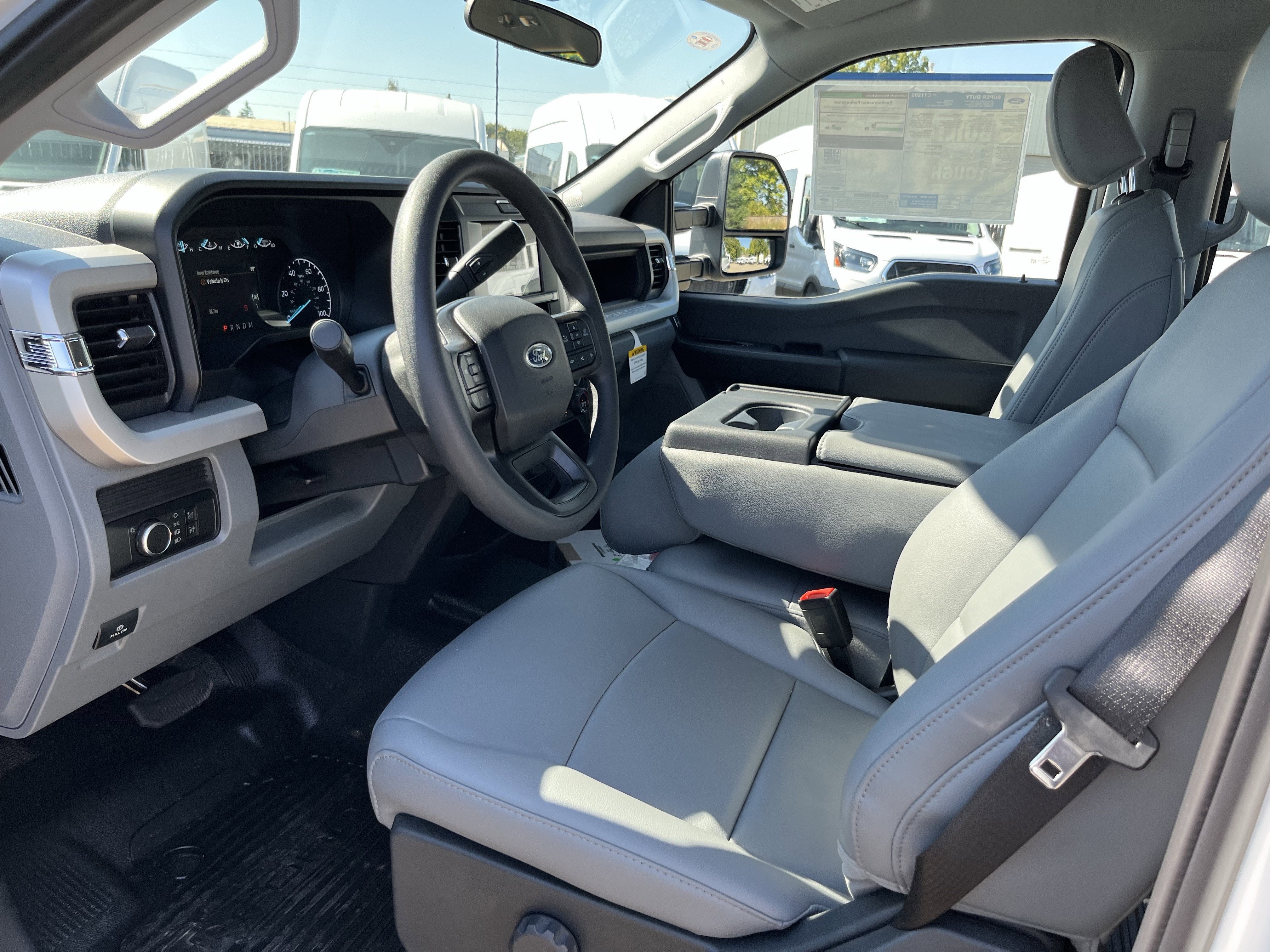 2026 Ford Super Duty F-350 DRW XL 4WD Crew Cab 179 WB 60 CA