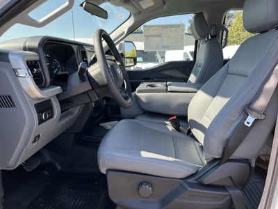 2026 Ford Super Duty F-350 DRW XL 4WD Crew Cab 179 WB 60 CA