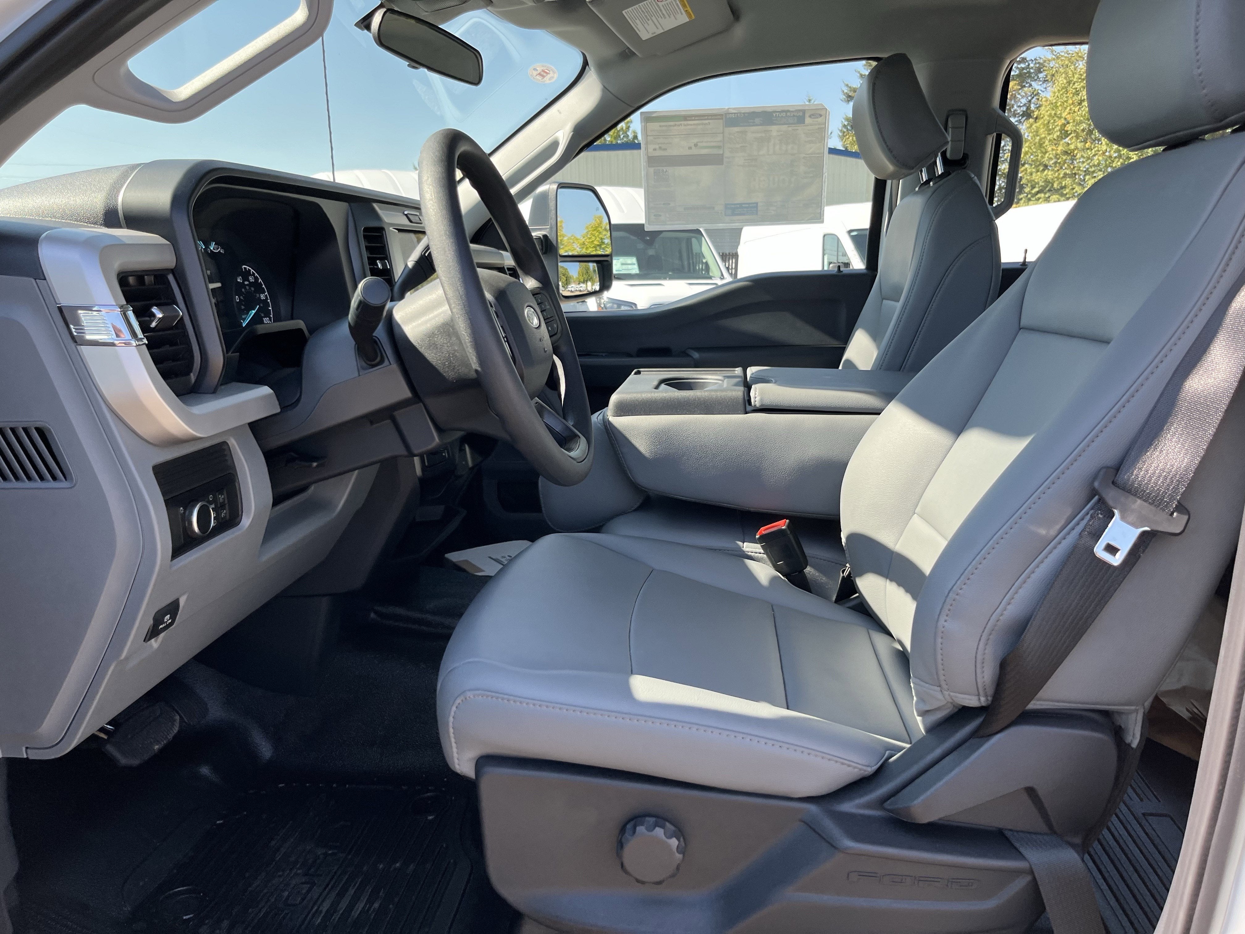 2026 Ford Super Duty F-350 DRW XL 4WD Crew Cab 179 WB 60 CA