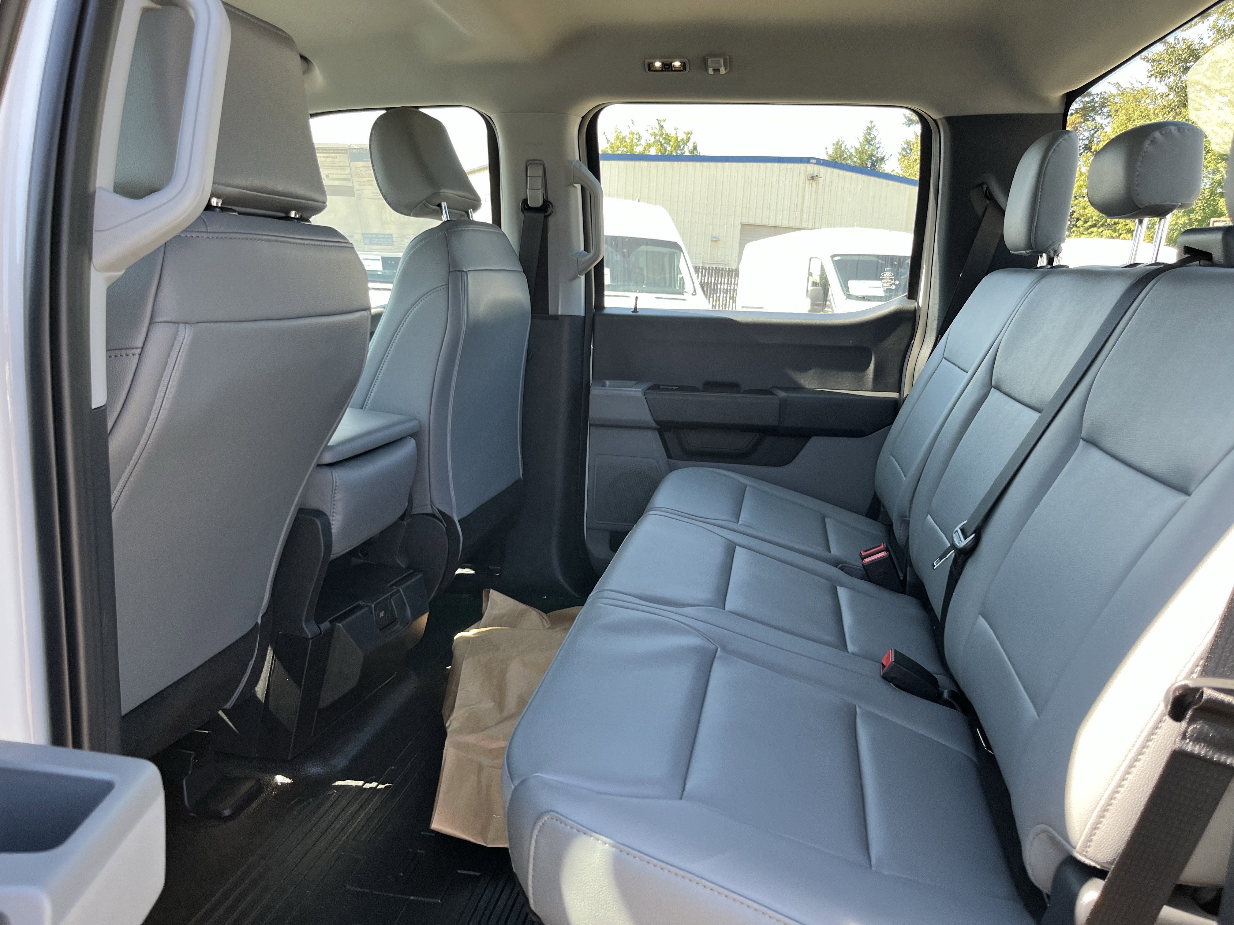 2026 Ford Super Duty F-350 DRW XL 4WD Crew Cab 179 WB 60 CA