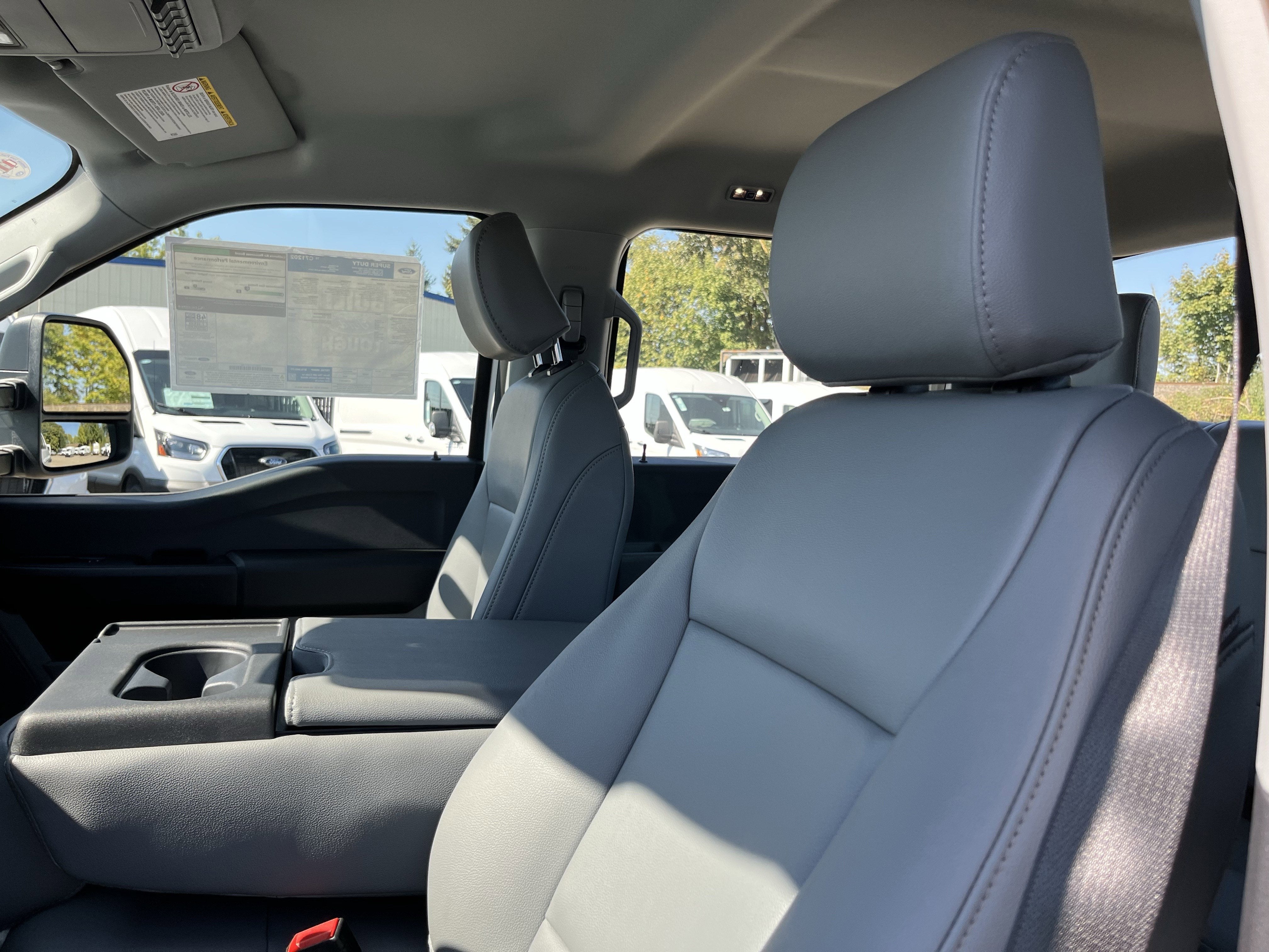 2026 Ford Super Duty F-350 DRW XL 4WD Crew Cab 179 WB 60 CA