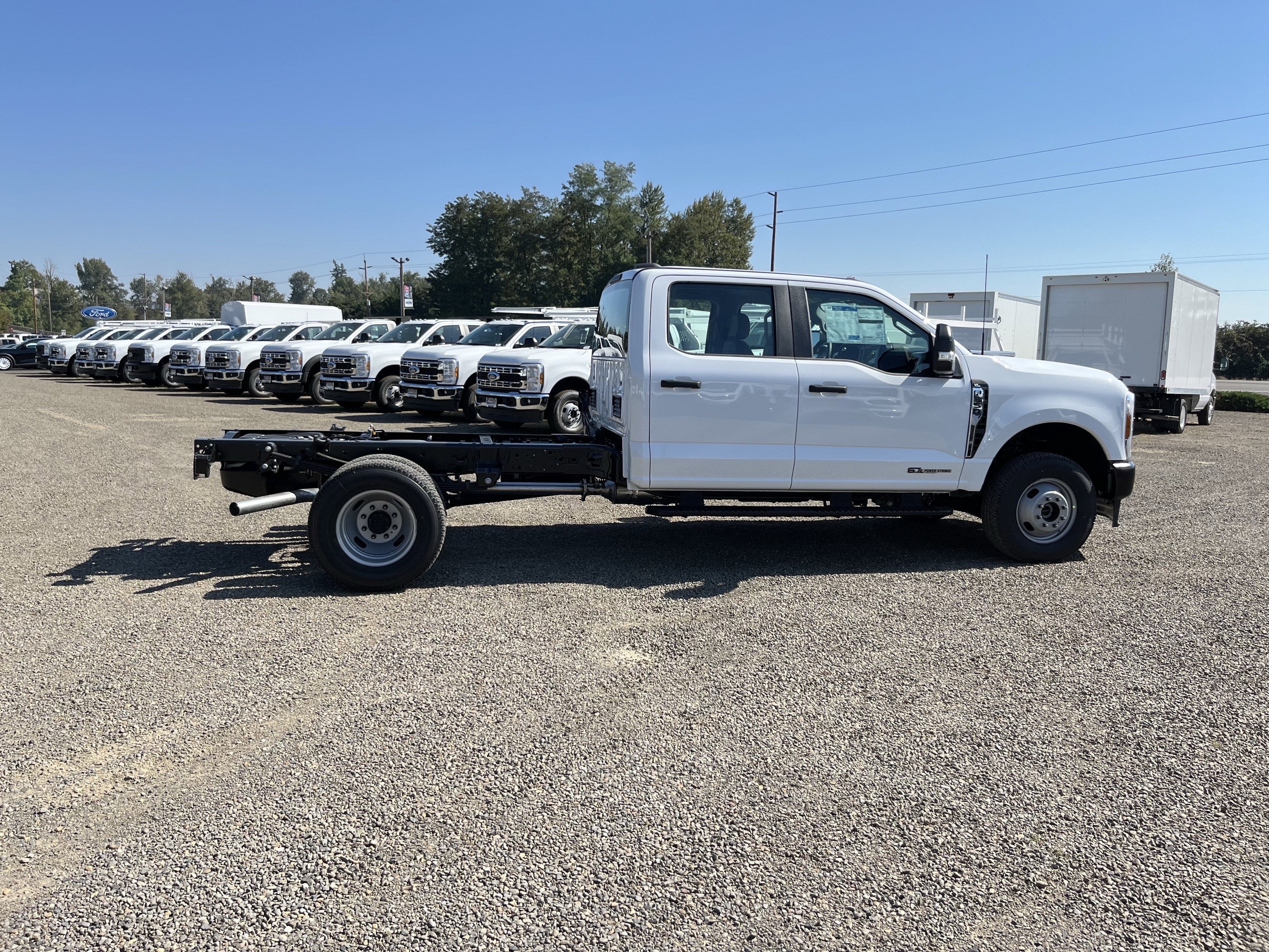 2026 Ford Super Duty F-350 DRW XL 4WD Crew Cab 179 WB 60 CA