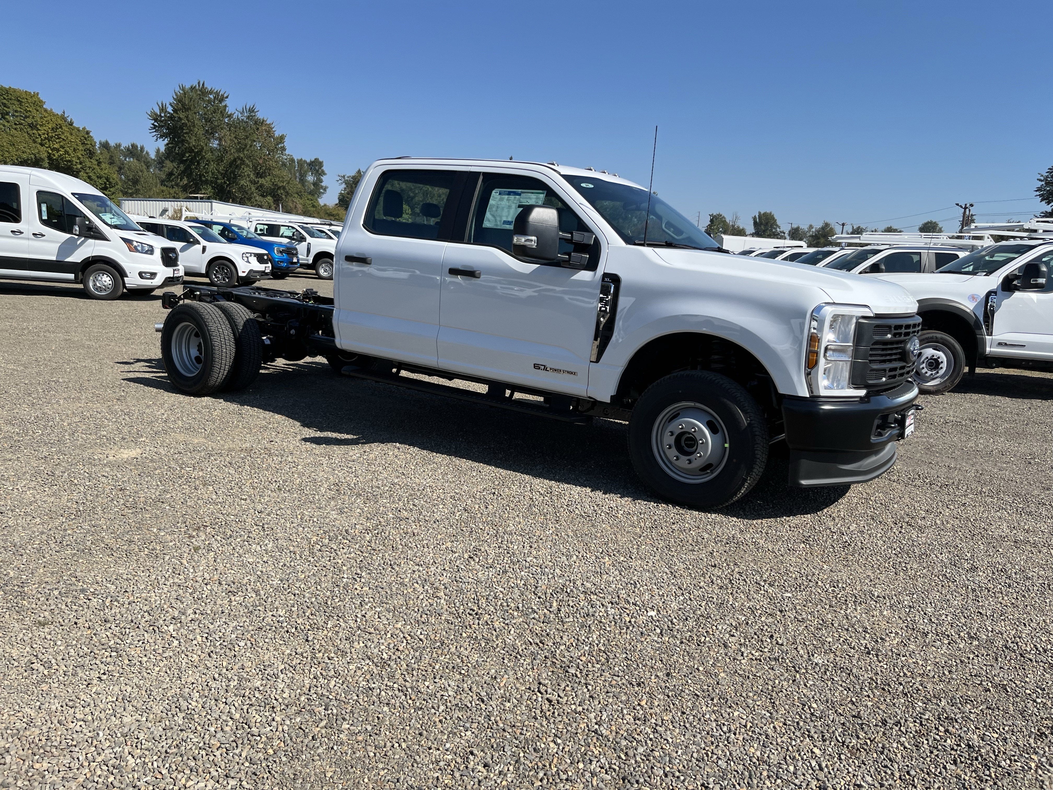 2026 Ford Super Duty F-350 DRW XL 4WD Crew Cab 179 WB 60 CA