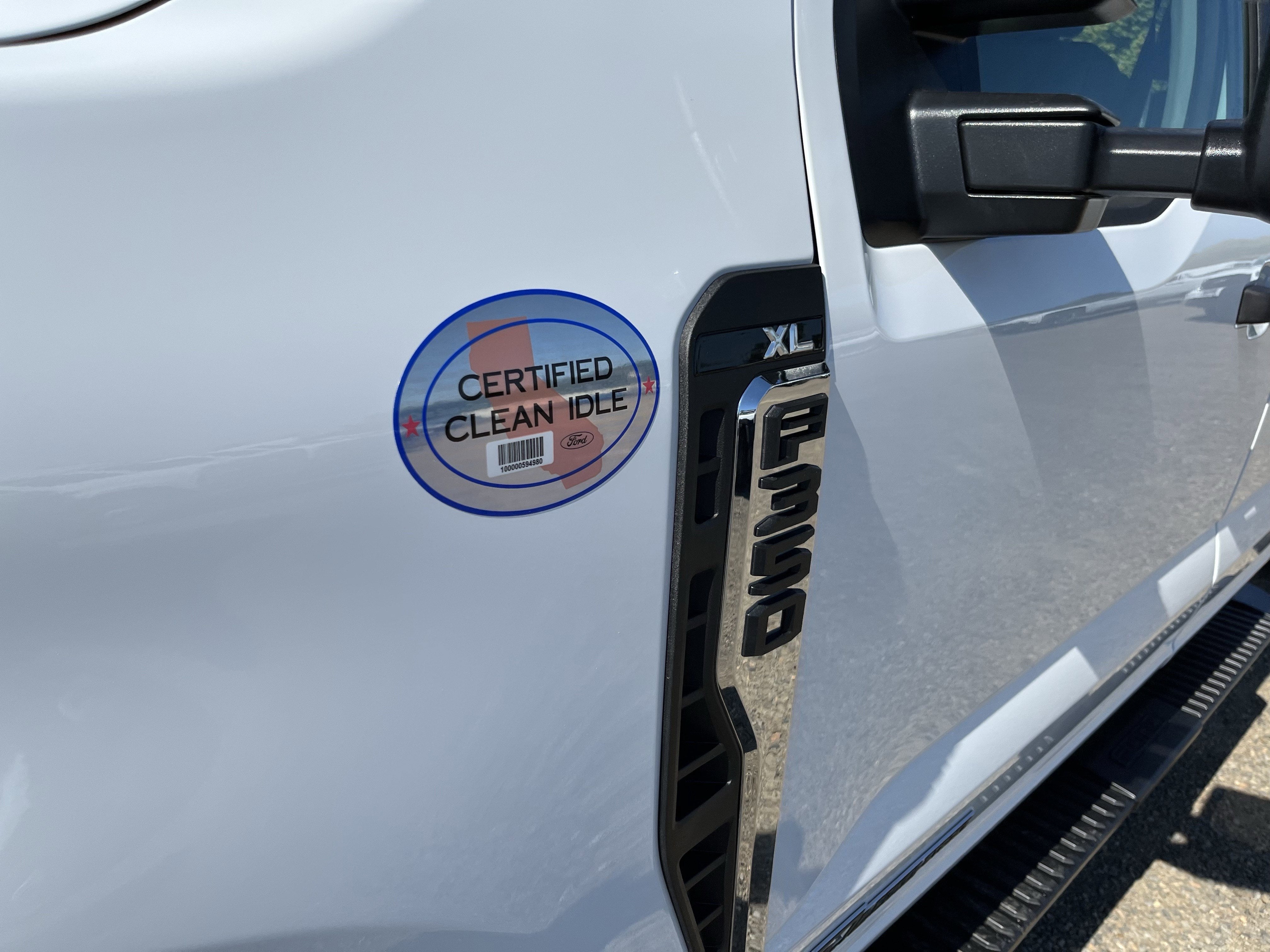 2026 Ford Super Duty F-350 DRW XL 4WD Crew Cab 179 WB 60 CA