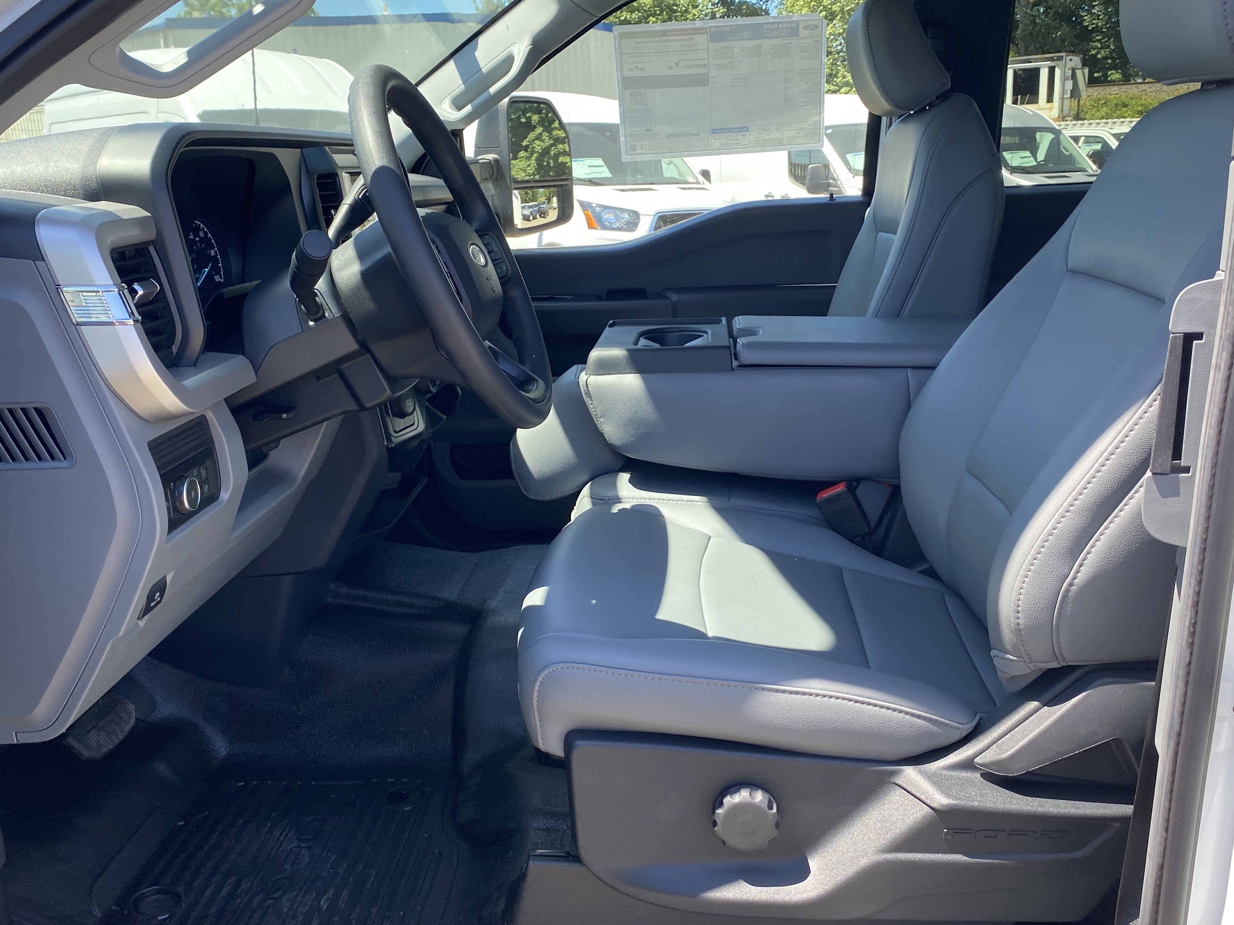 2025 Ford Super Duty F-350 DRW XL 4WD SuperCab 168 WB 60 CA