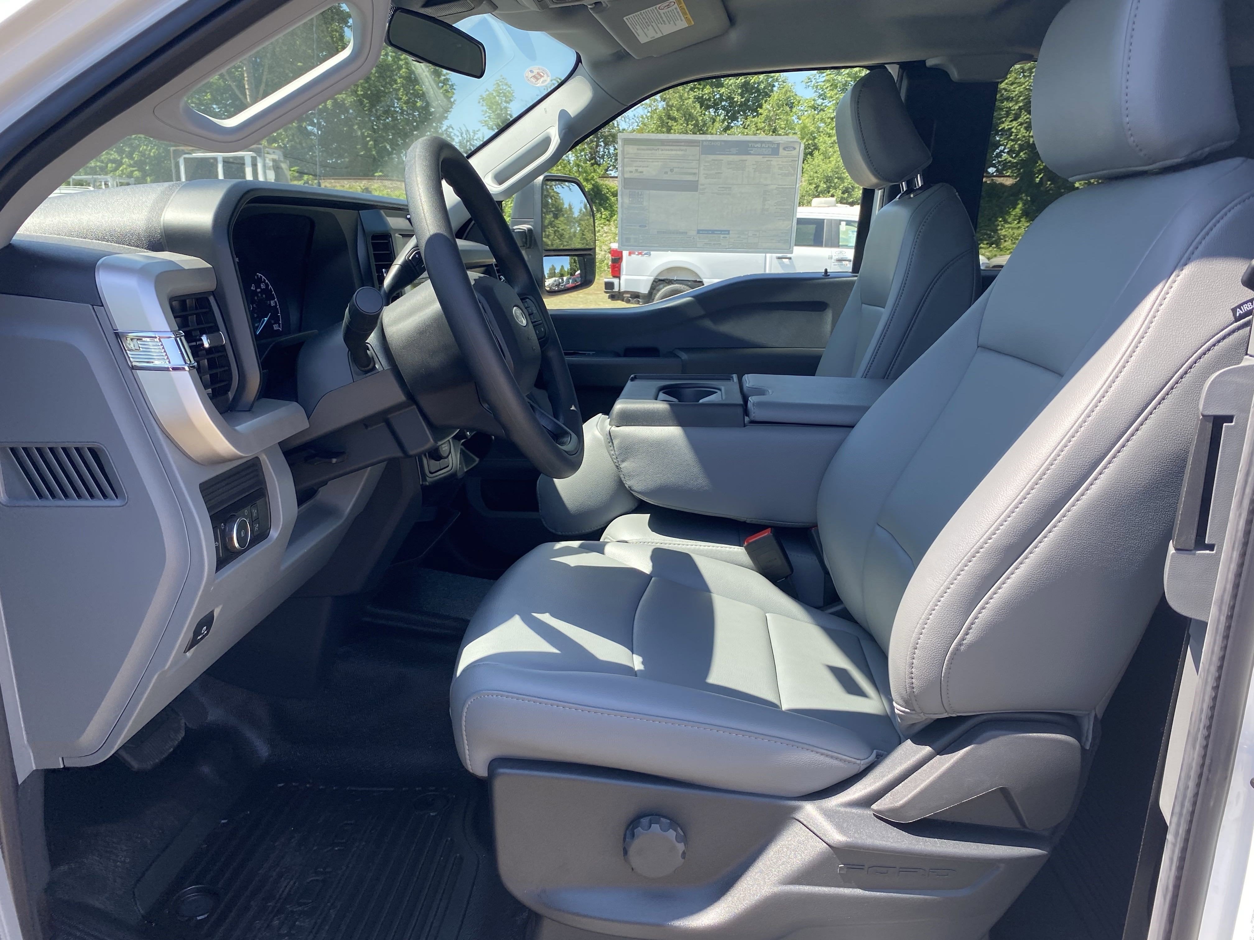 2025 Ford Super Duty F-350 DRW XL 4WD SuperCab 168 WB 60 CA