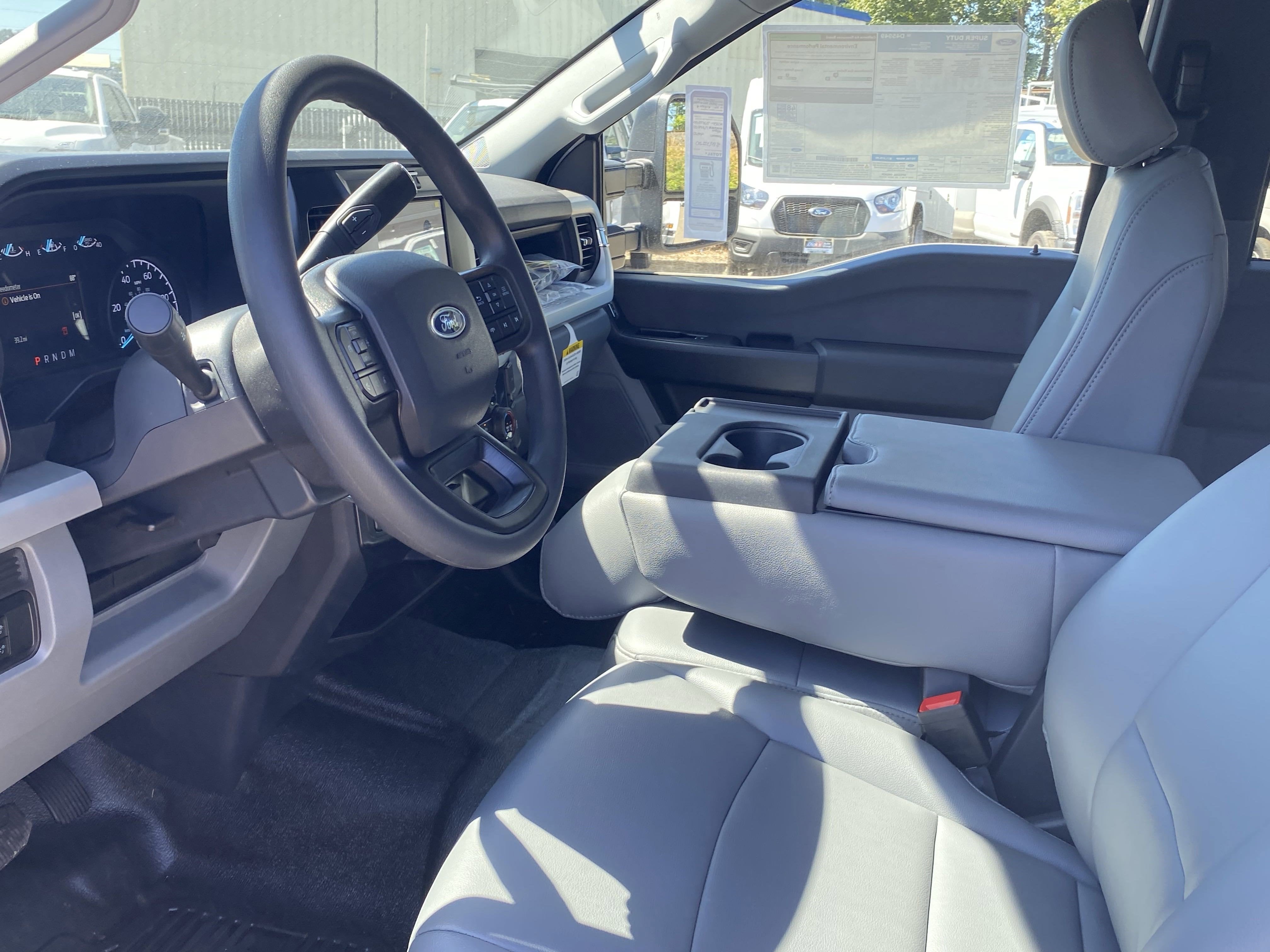 2025 Ford Super Duty F-350 DRW XL 4WD SuperCab 168 WB 60 CA