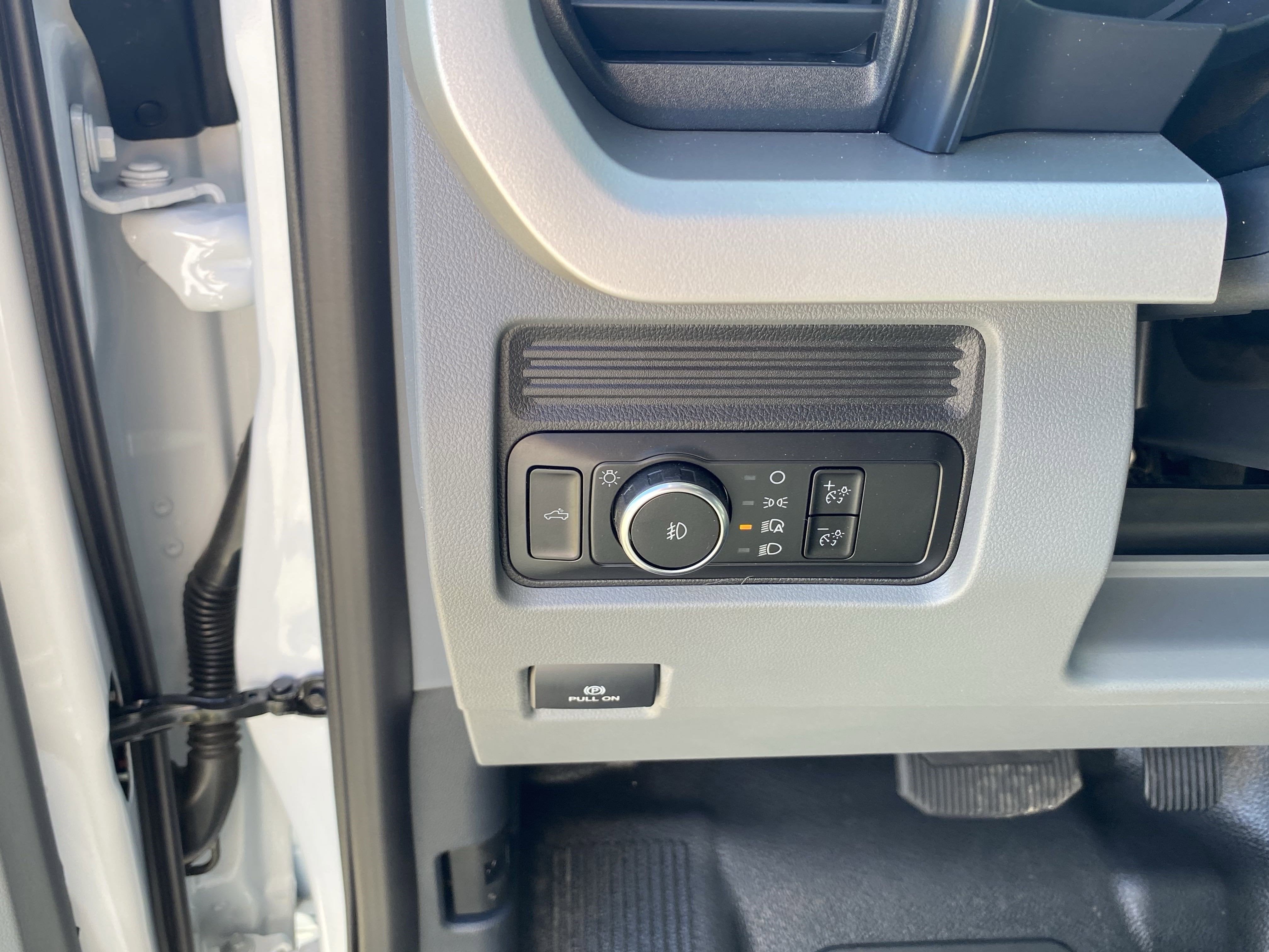 2025 Ford Super Duty F-350 DRW XL 4WD SuperCab 168 WB 60 CA