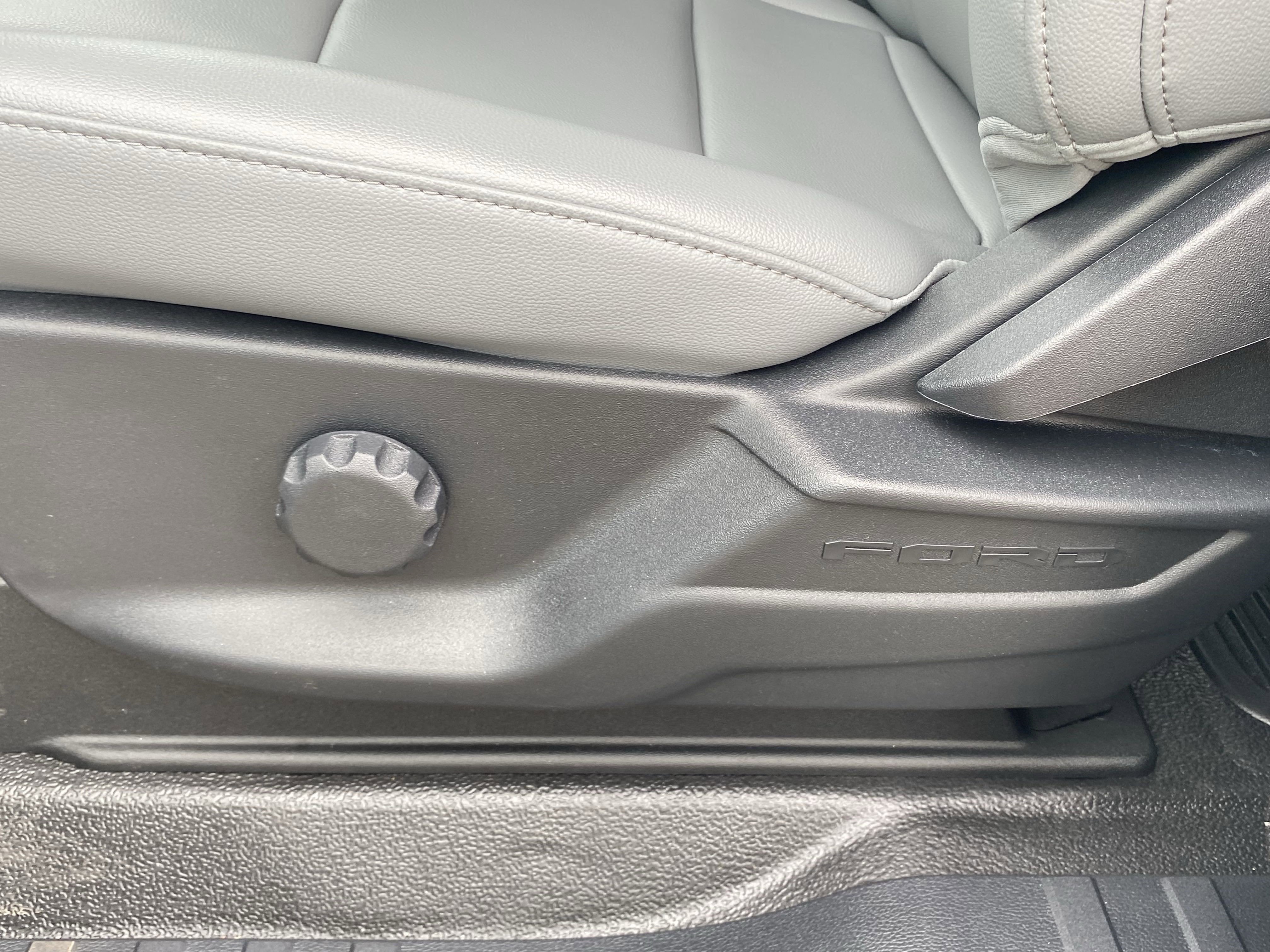 2025 Ford Super Duty F-350 DRW XL 4WD SuperCab 168 WB 60 CA