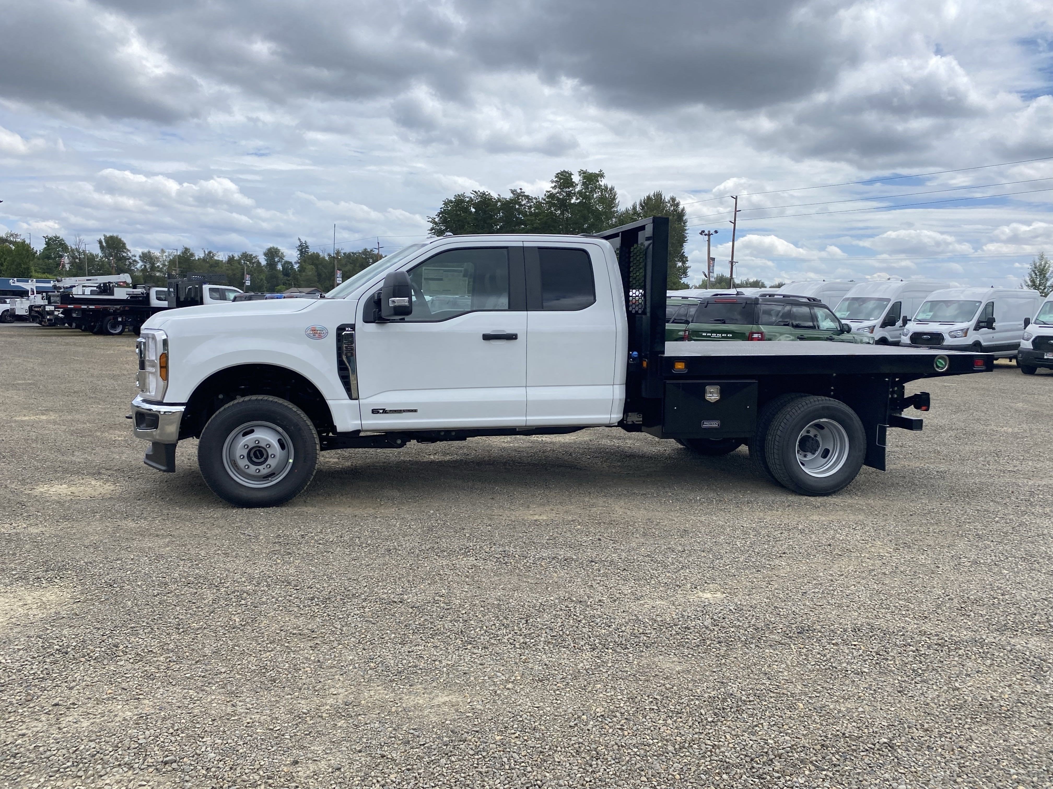 2025 Ford Super Duty F-350 DRW XL 4WD SuperCab 168 WB 60 CA
