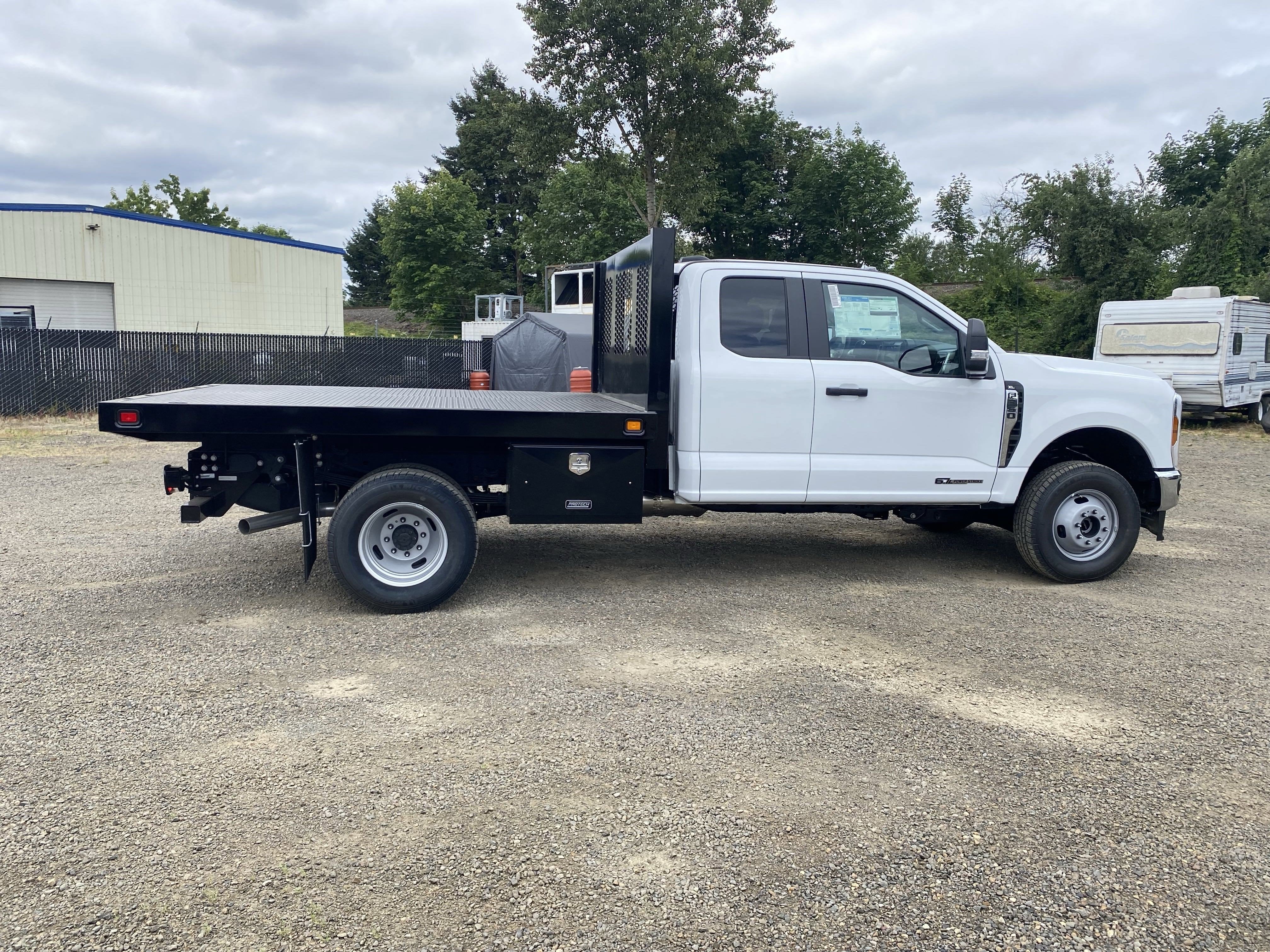 2025 Ford Super Duty F-350 DRW XL 4WD SuperCab 168 WB 60 CA