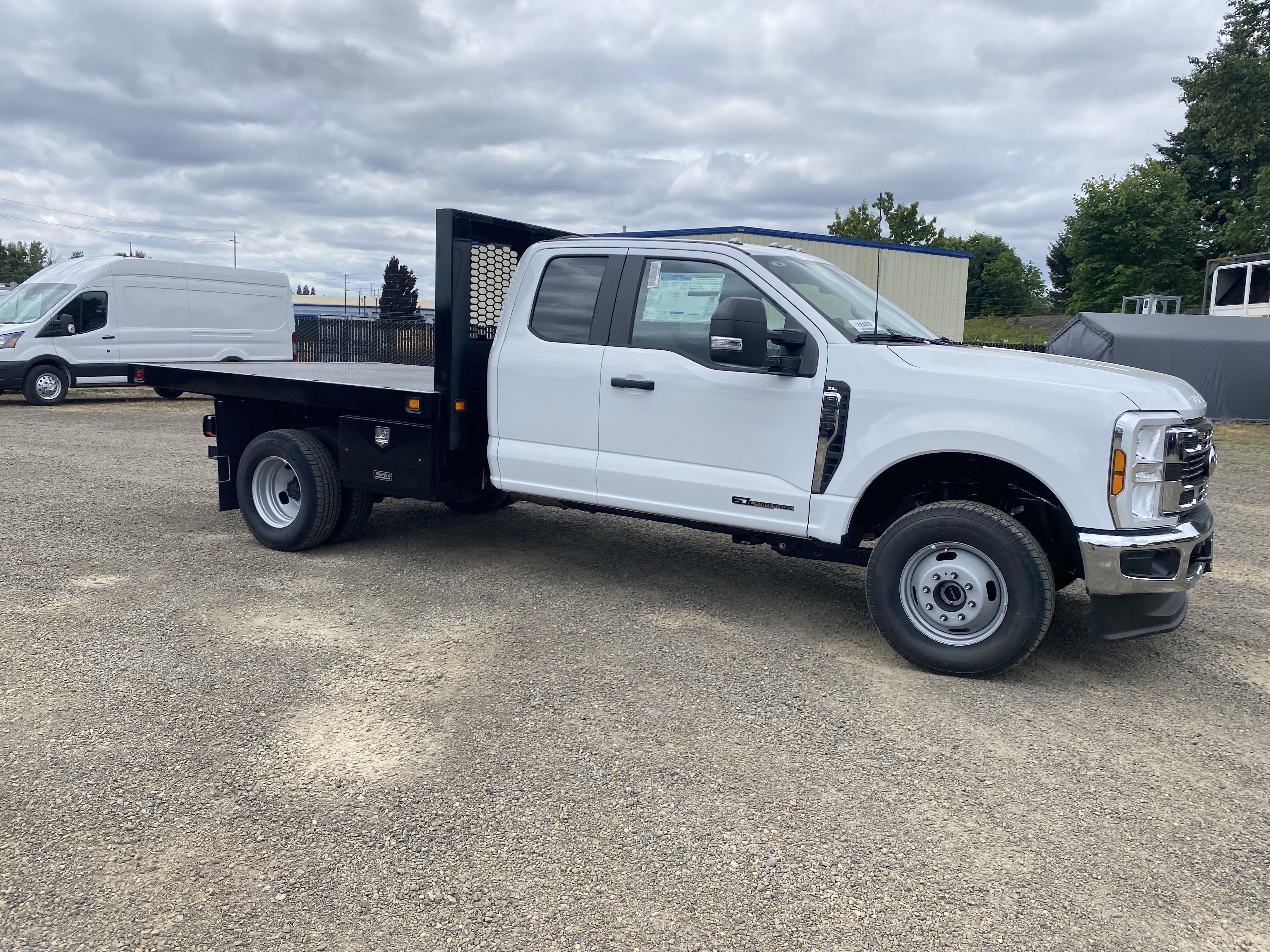 2025 Ford Super Duty F-350 DRW XL 4WD SuperCab 168 WB 60 CA