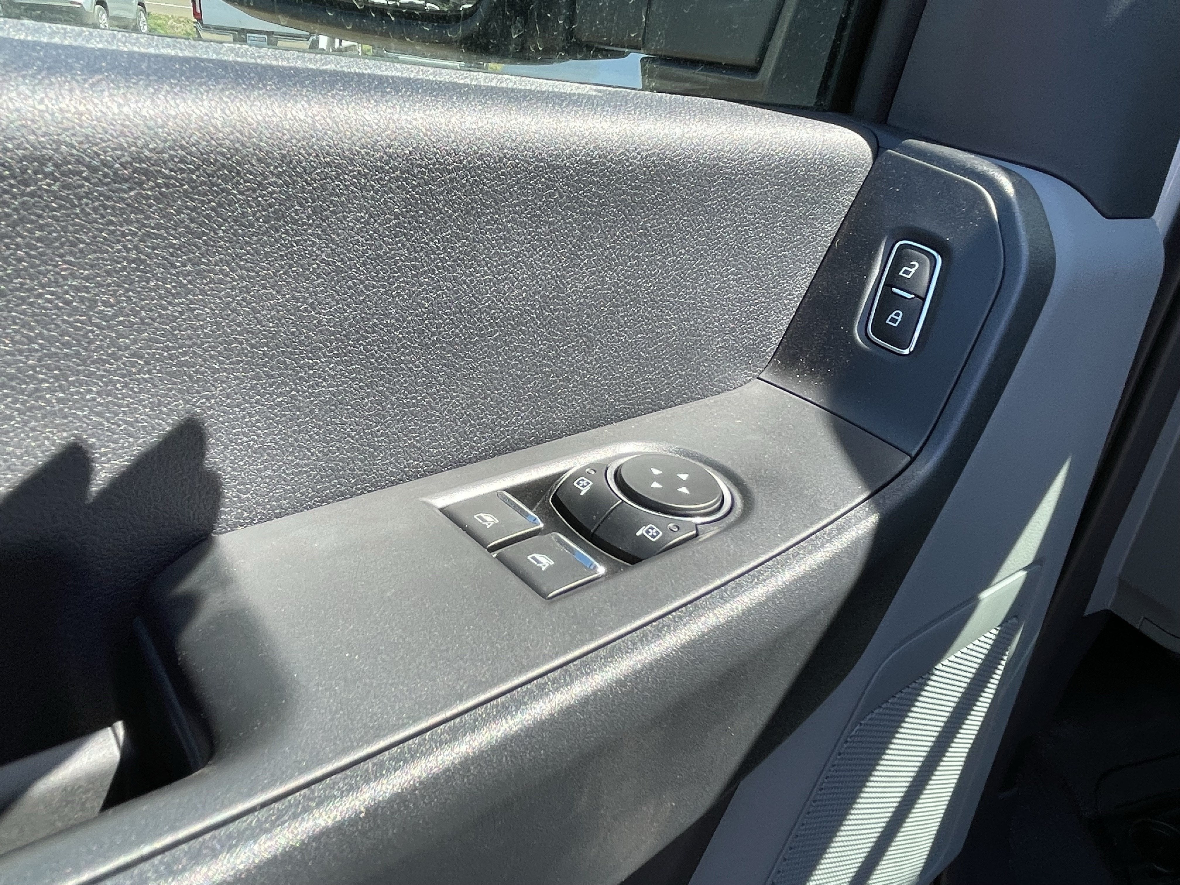 2026 Ford Super Duty F-550 DRW XL 2WD Reg Cab 169 WB 84 CA
