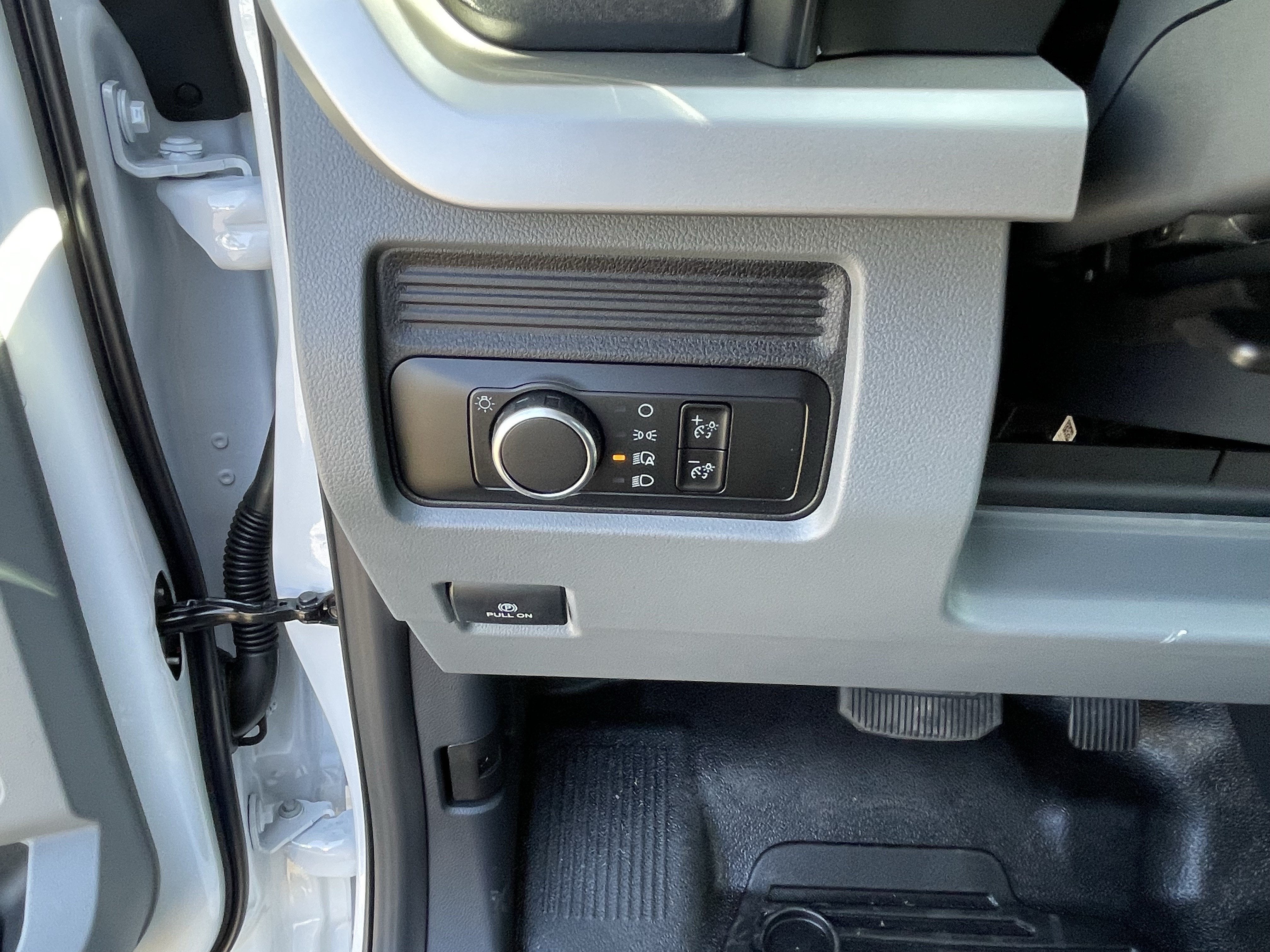 2026 Ford Super Duty F-550 DRW XL 2WD Reg Cab 169 WB 84 CA