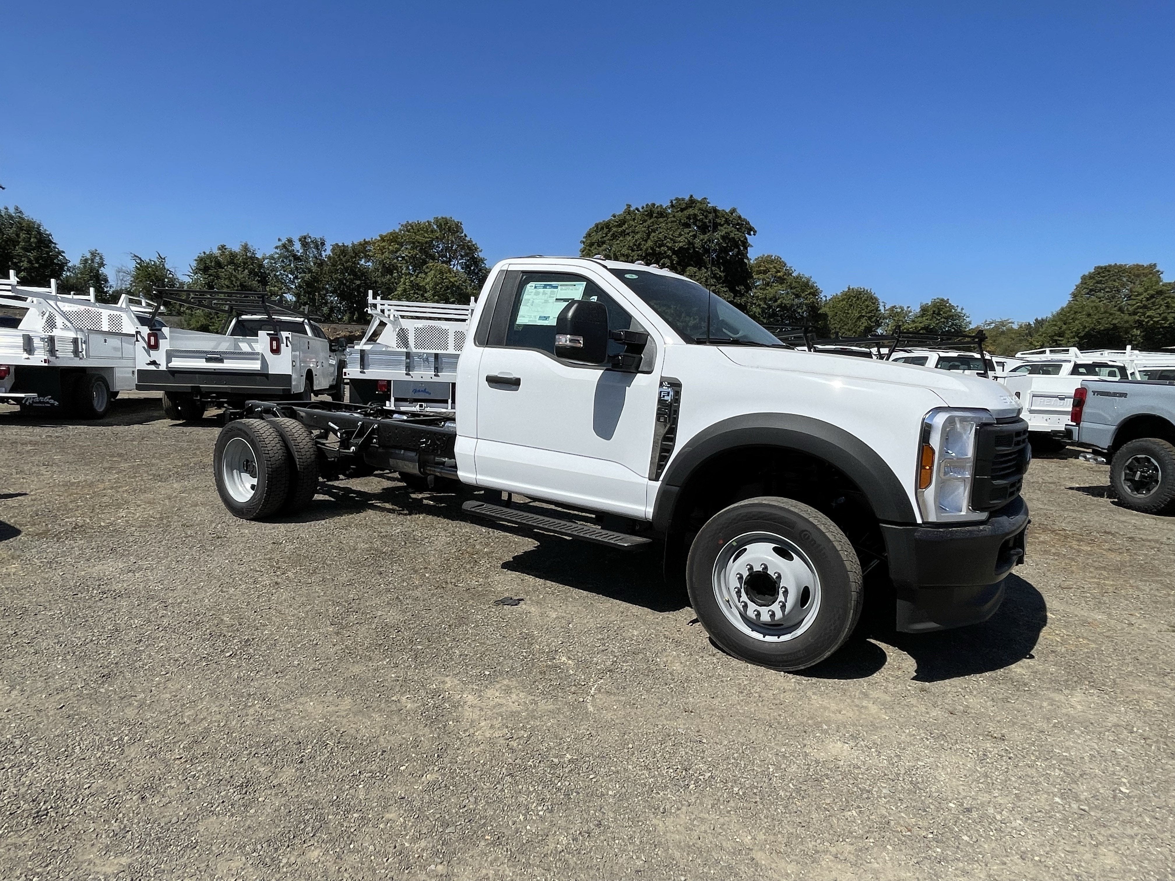 2026 Ford Super Duty F-550 DRW XL 2WD Reg Cab 169 WB 84 CA