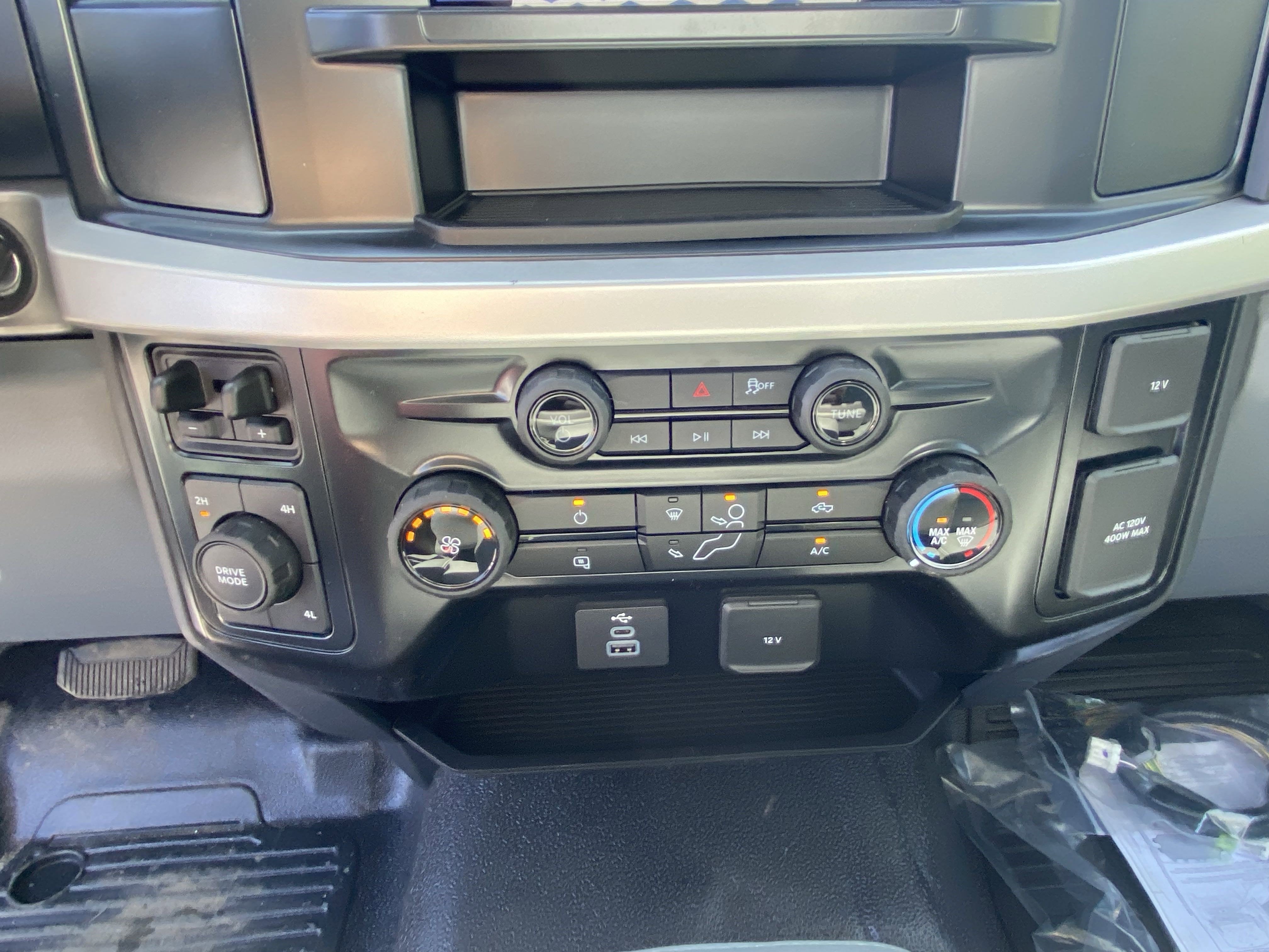 2025 Ford Super Duty F-350 DRW XL 4WD Reg Cab 145 WB 60 CA