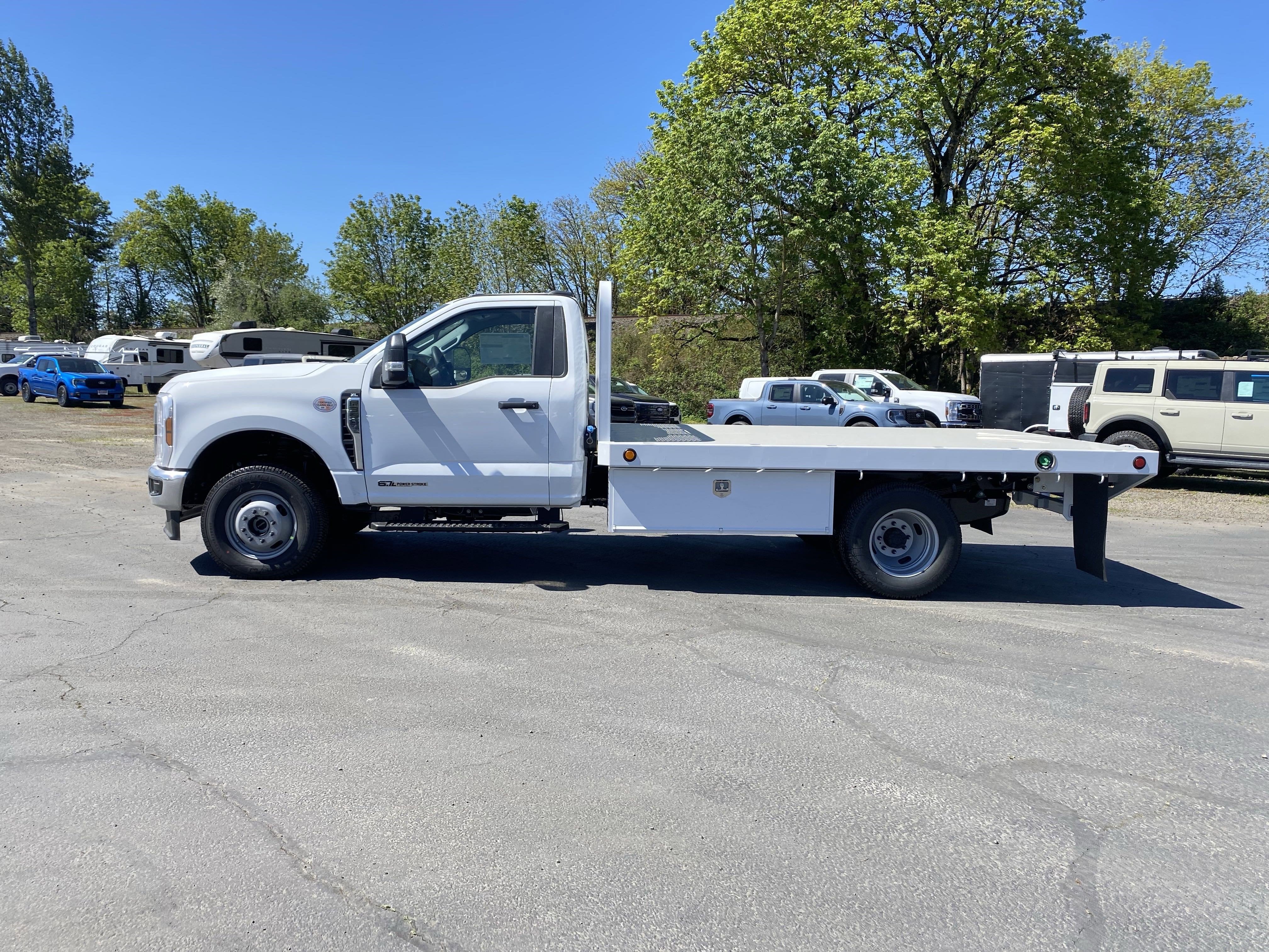 2025 Ford Super Duty F-350 DRW XL 4WD Reg Cab 145 WB 60 CA