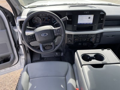 2026 Ford Super Duty F-550 DRW XL 4WD Crew Cab 203 WB 84 CA