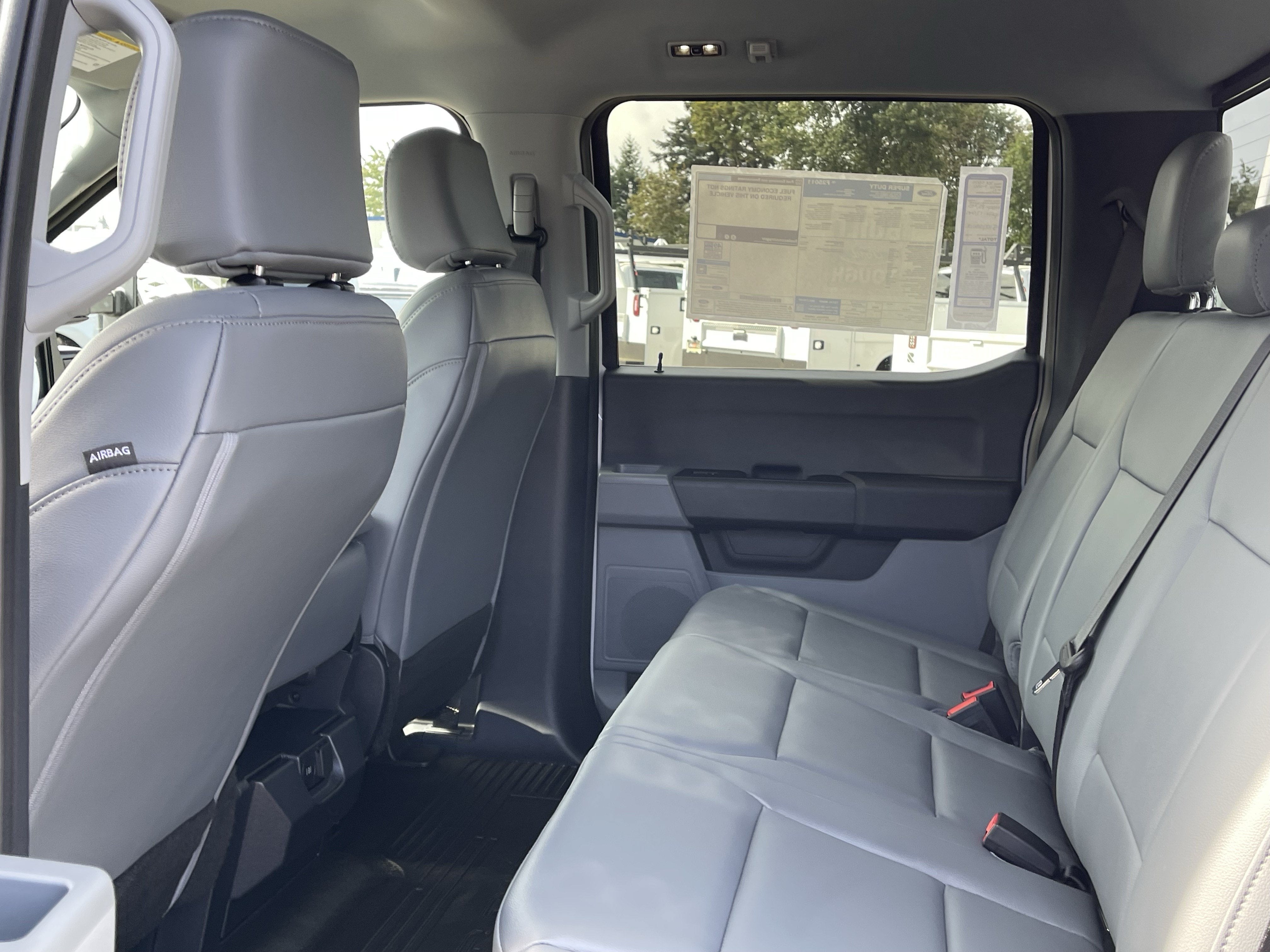 2026 Ford Super Duty F-550 DRW XL 4WD Crew Cab 203 WB 84 CA