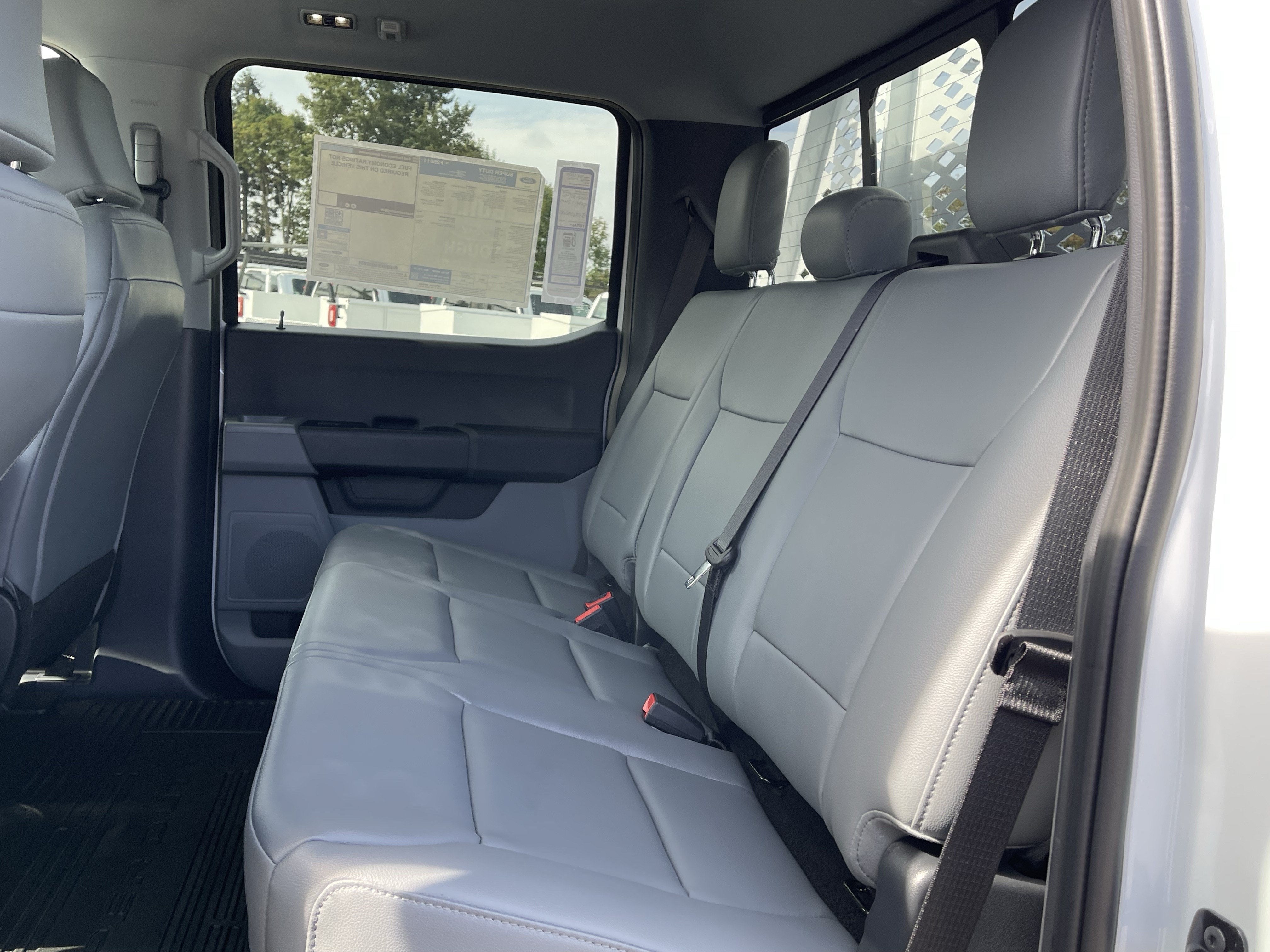 2026 Ford Super Duty F-550 DRW XL 4WD Crew Cab 203 WB 84 CA