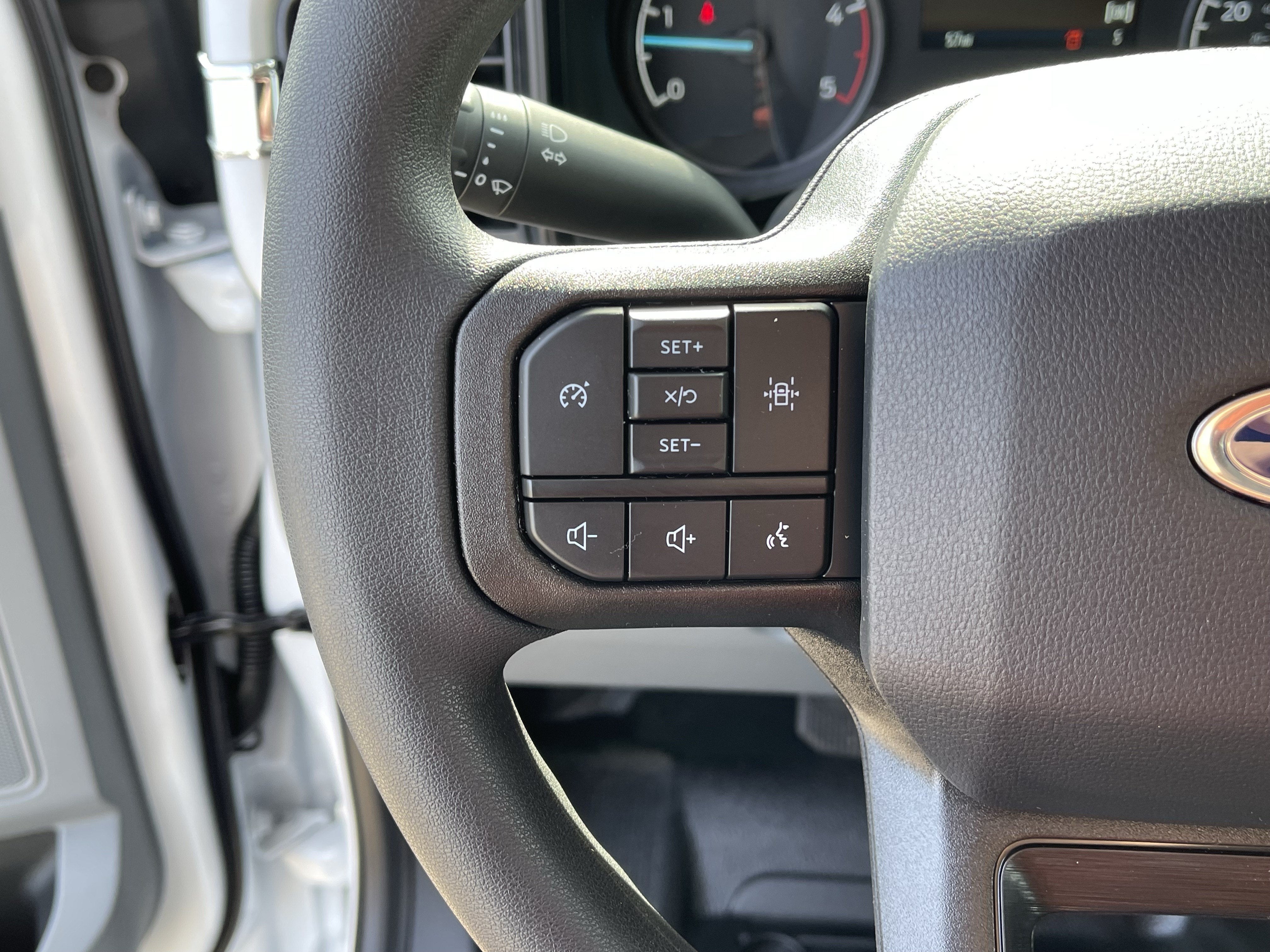 2026 Ford Super Duty F-550 DRW XL 4WD Crew Cab 203 WB 84 CA