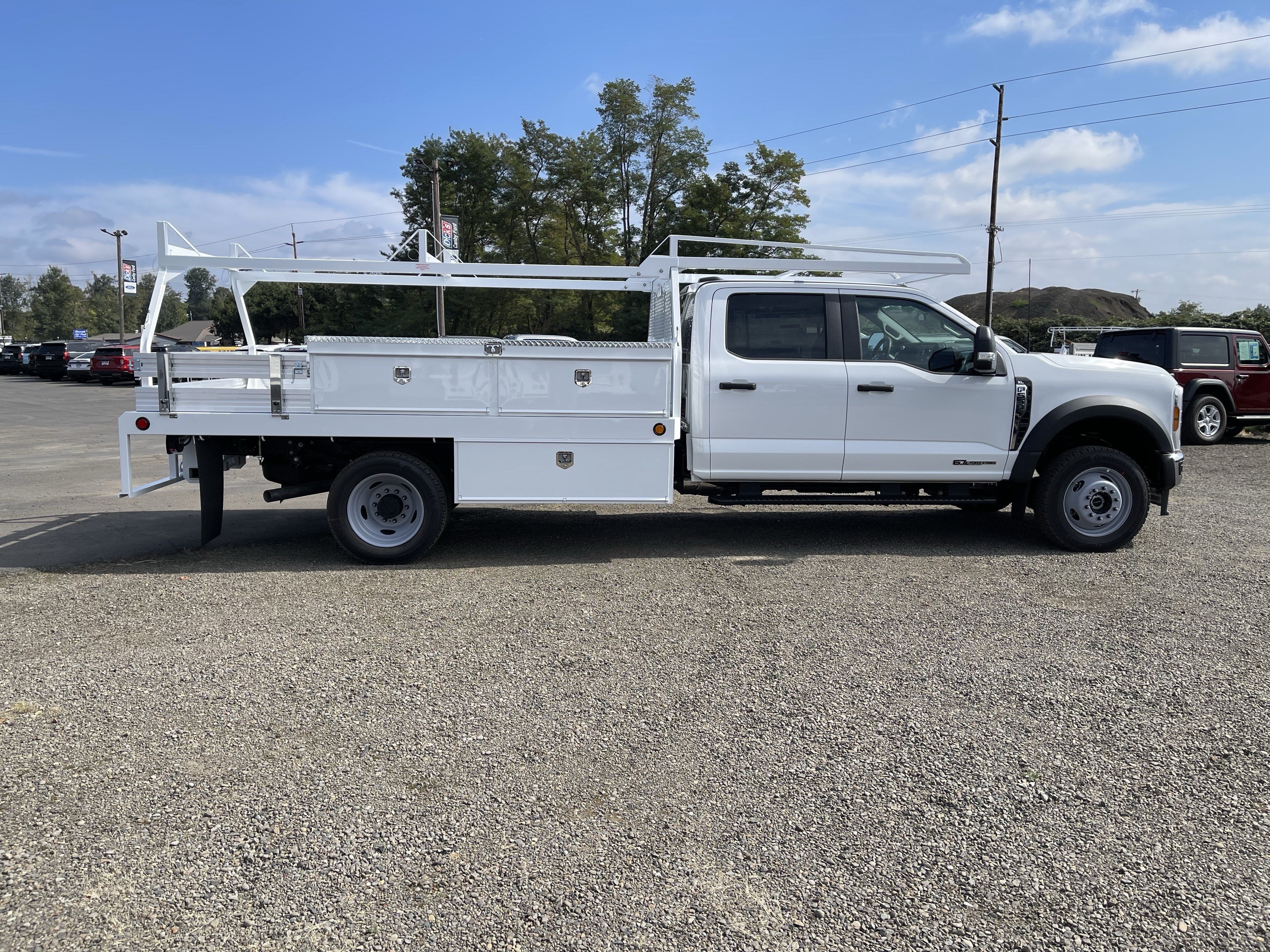 2026 Ford Super Duty F-550 DRW XL 4WD Crew Cab 203 WB 84 CA