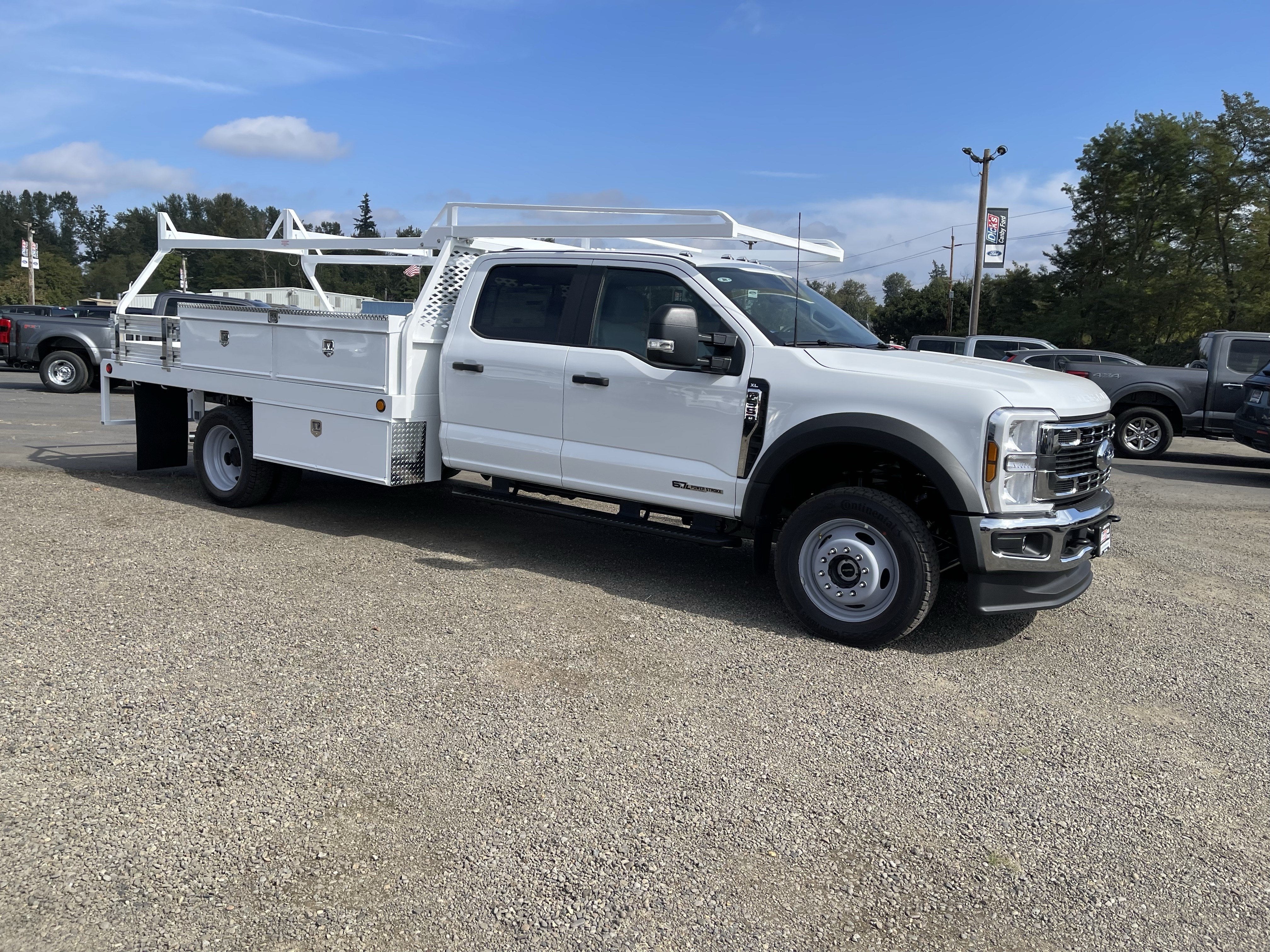 2026 Ford Super Duty F-550 DRW XL 4WD Crew Cab 203 WB 84 CA