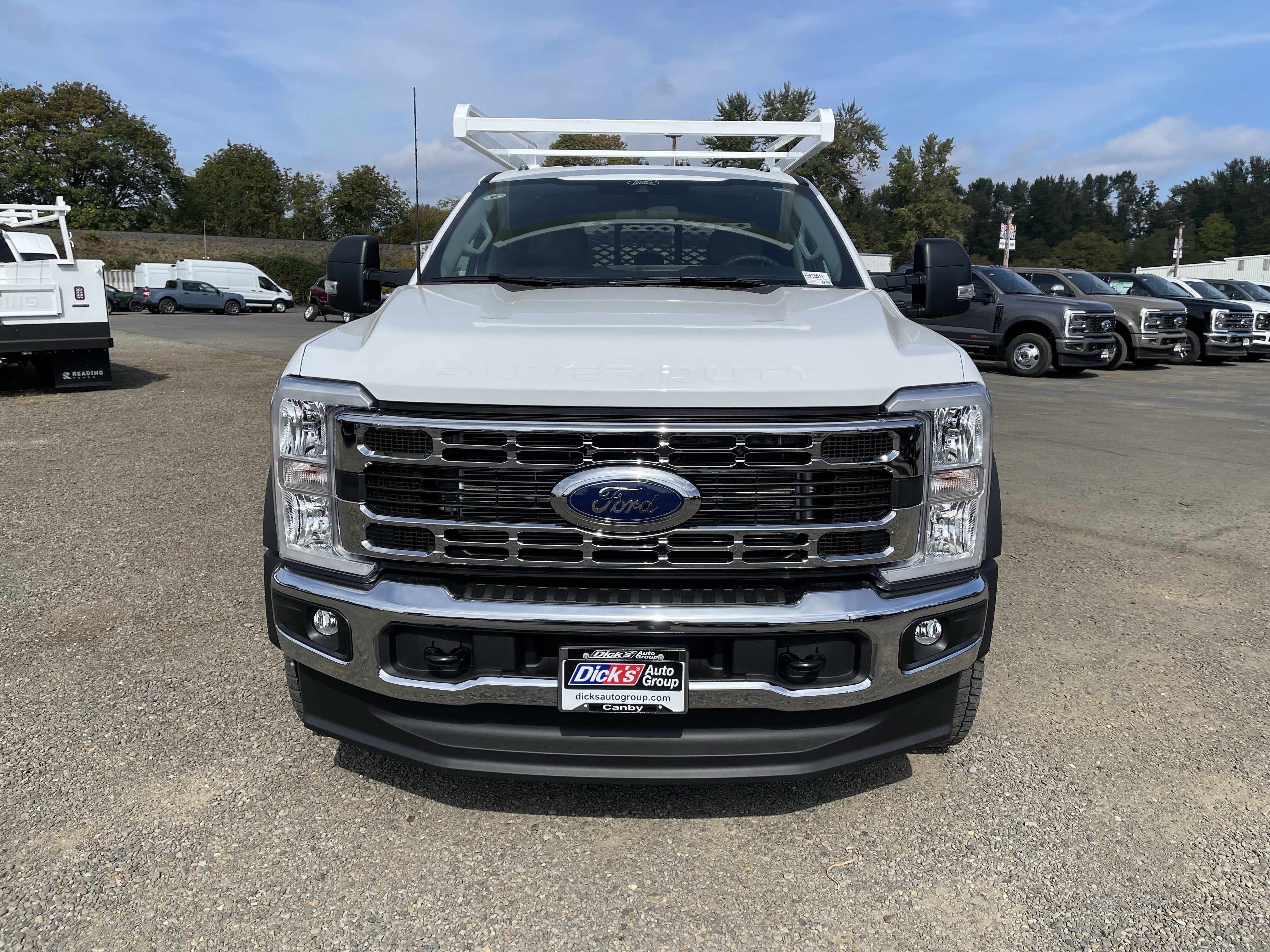 2026 Ford Super Duty F-550 DRW XL 4WD Crew Cab 203 WB 84 CA