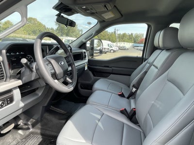 2026 Ford Super Duty F-550 DRW XL 4WD Crew Cab 203 WB 84 CA