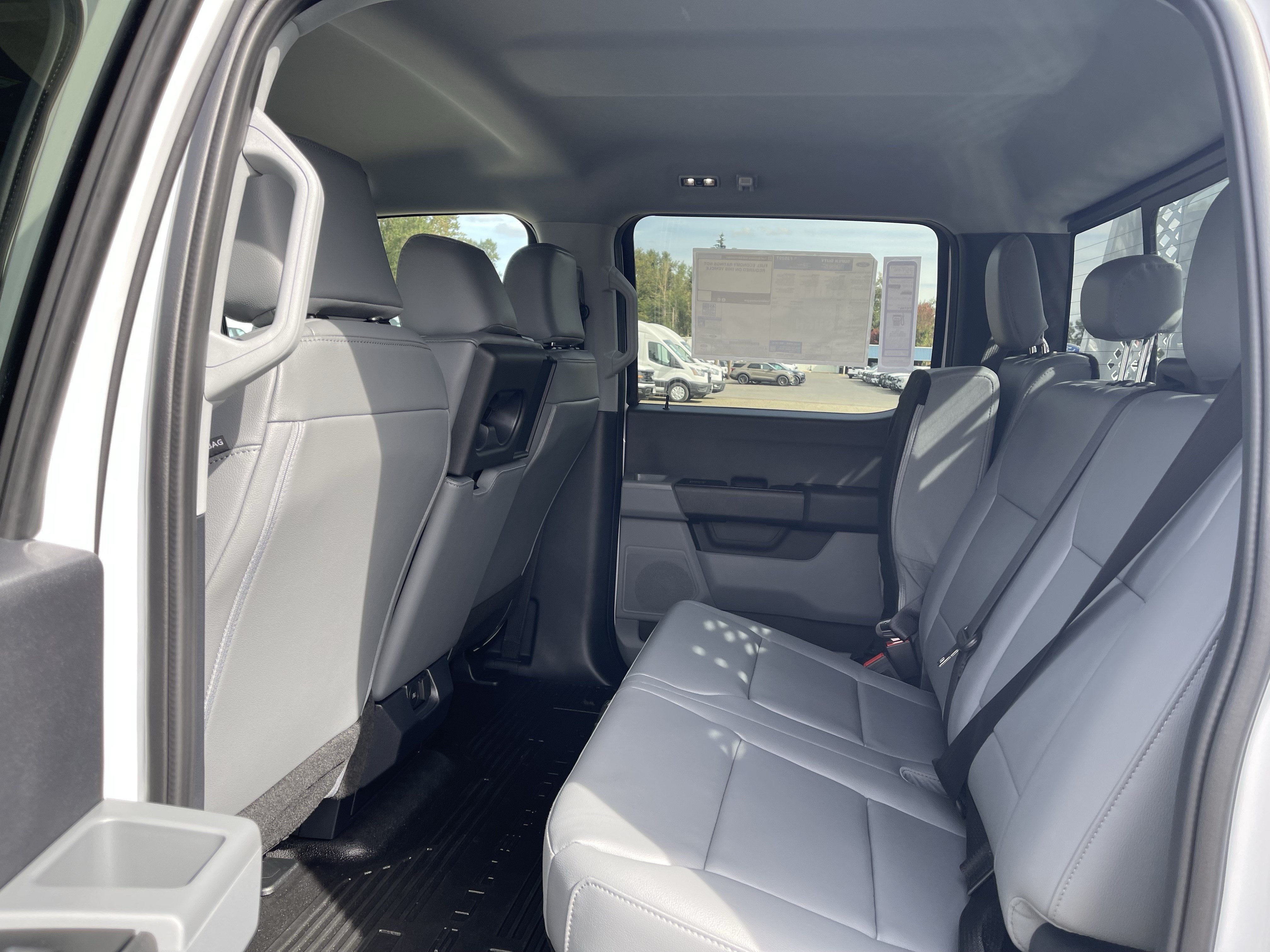 2026 Ford Super Duty F-550 DRW XL 4WD Crew Cab 203 WB 84 CA