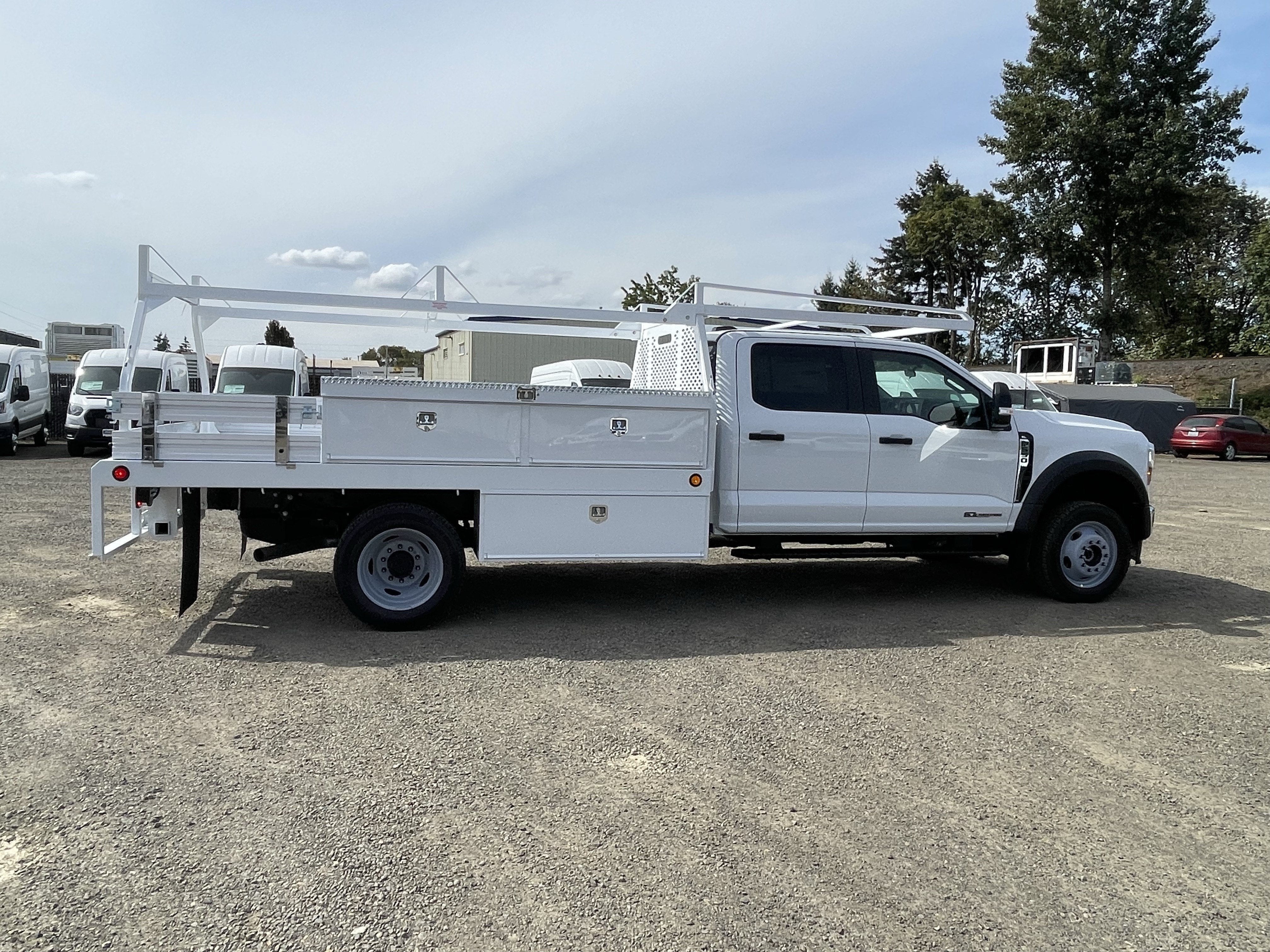 2026 Ford Super Duty F-550 DRW XL 4WD Crew Cab 203 WB 84 CA
