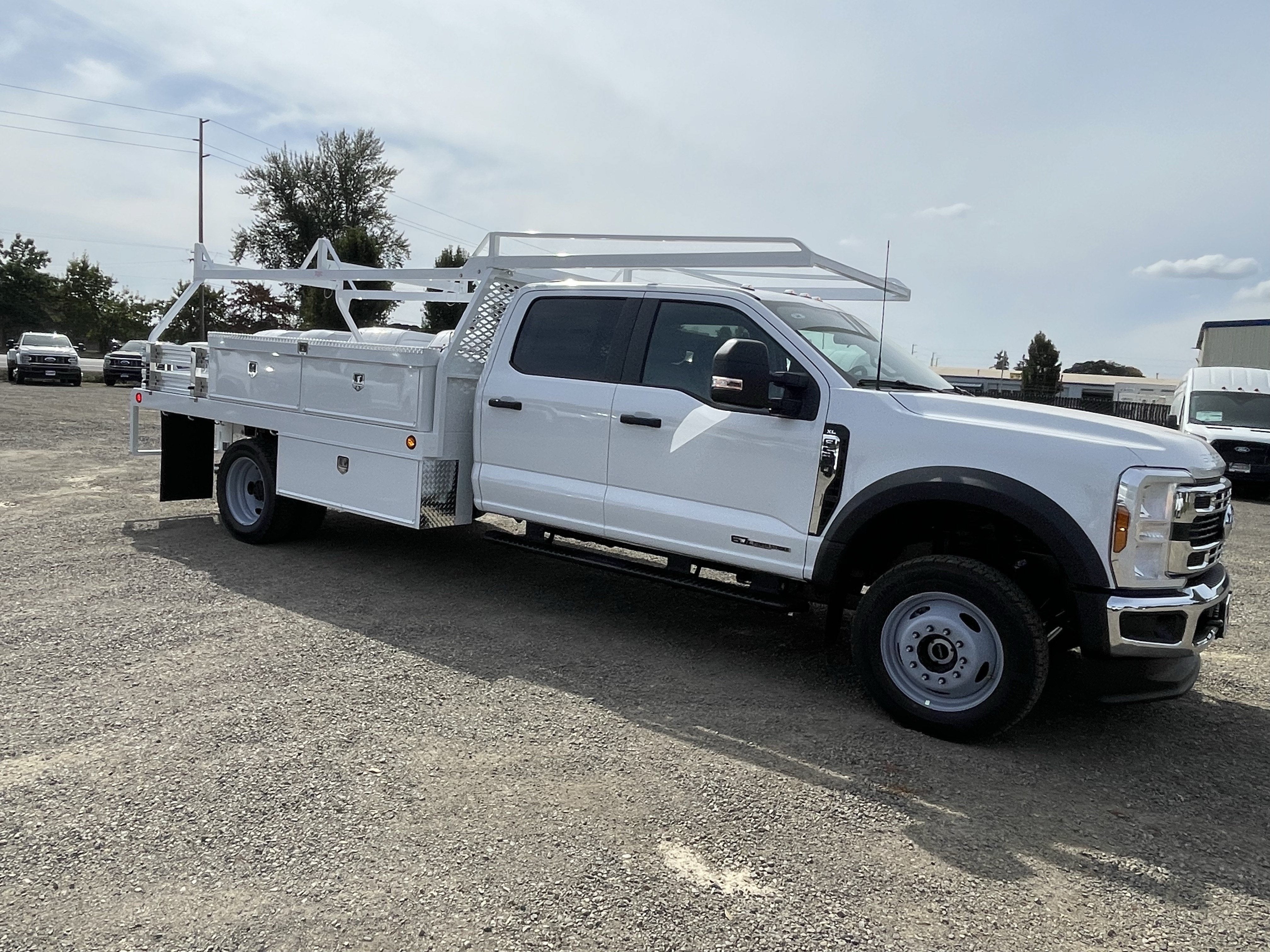 2026 Ford Super Duty F-550 DRW XL 4WD Crew Cab 203 WB 84 CA