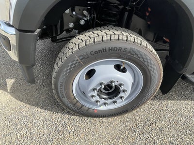 2026 Ford Super Duty F-550 DRW XL 4WD Crew Cab 203 WB 84 CA
